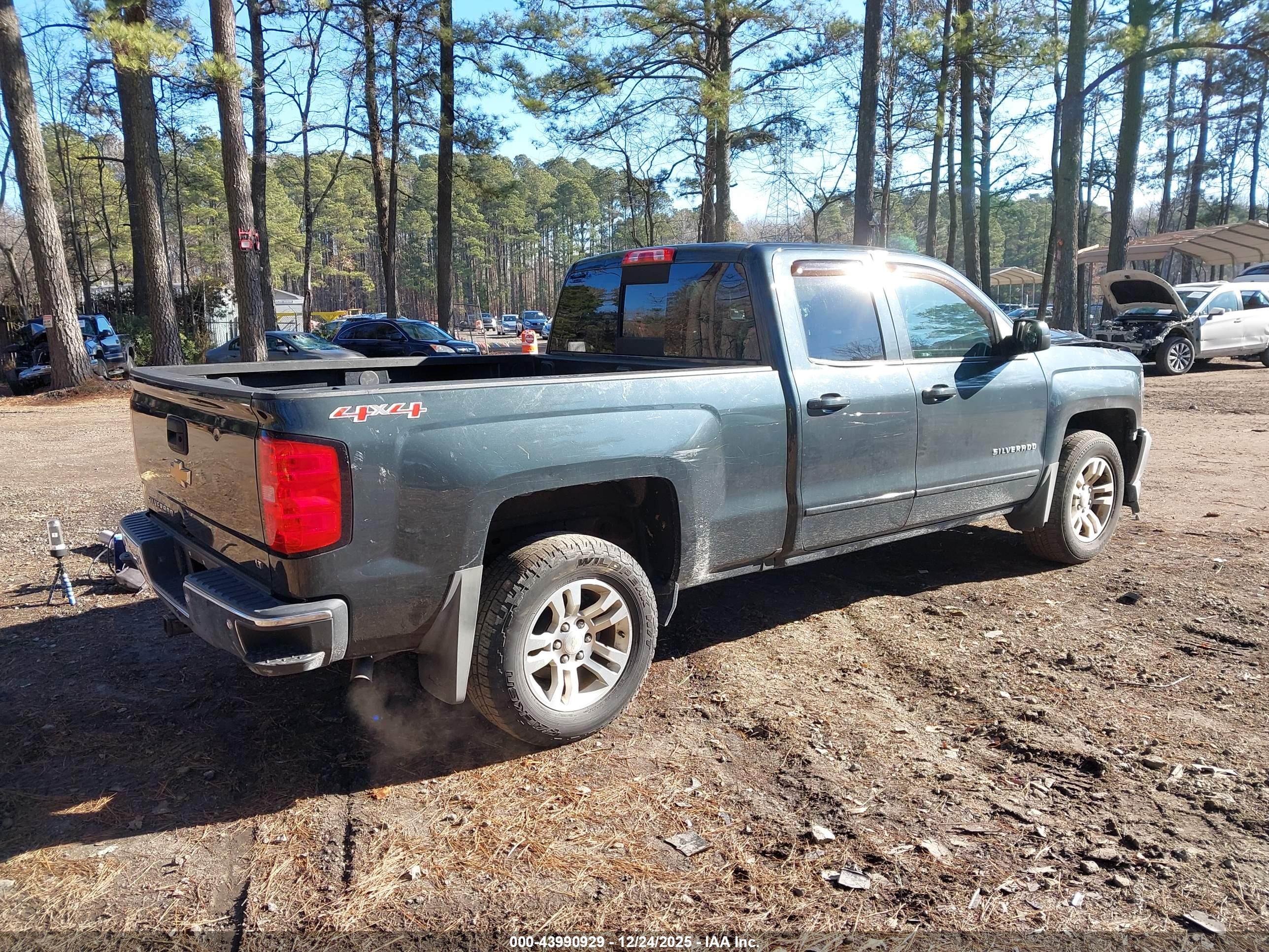 CHEVROLET SILVERADO image 4