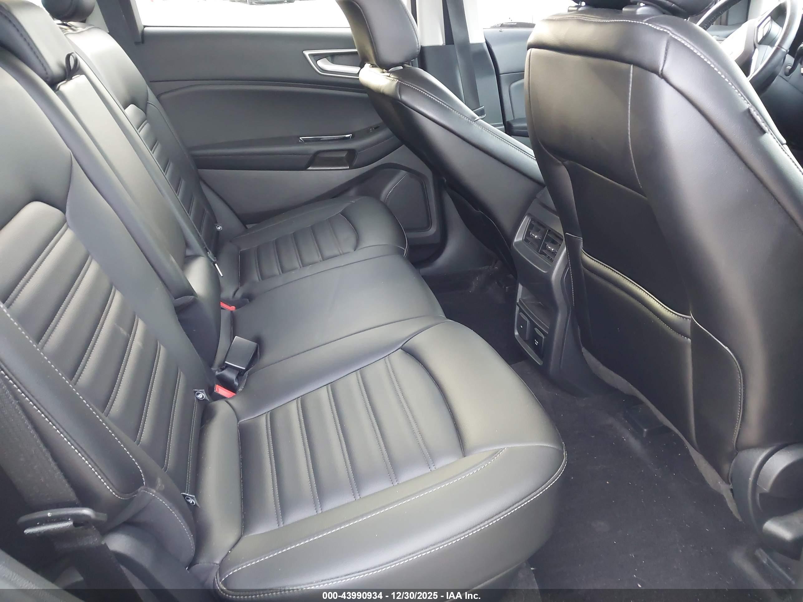 FORD EDGE image 8