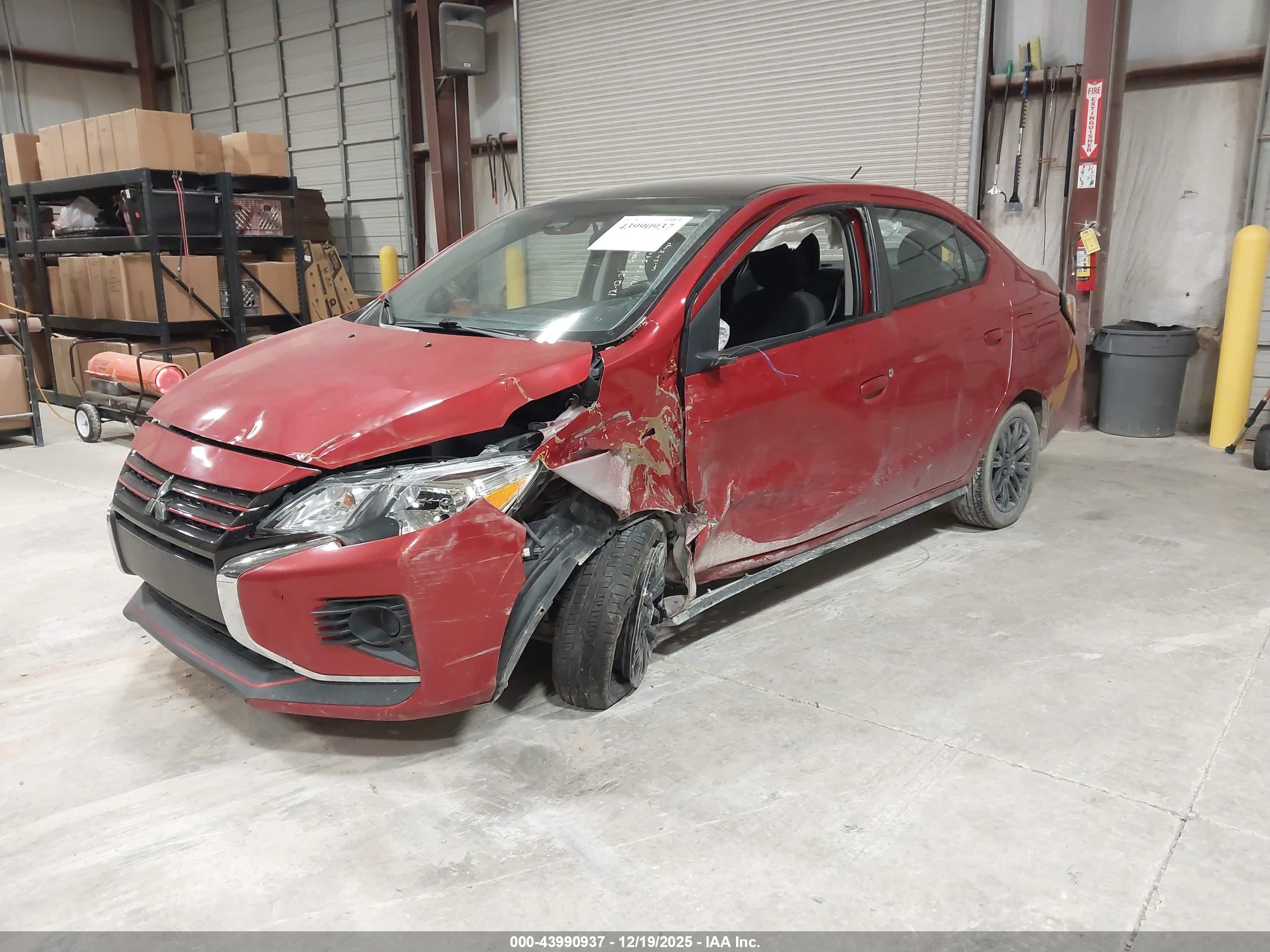 MITSUBISHI MIRAGE image 2