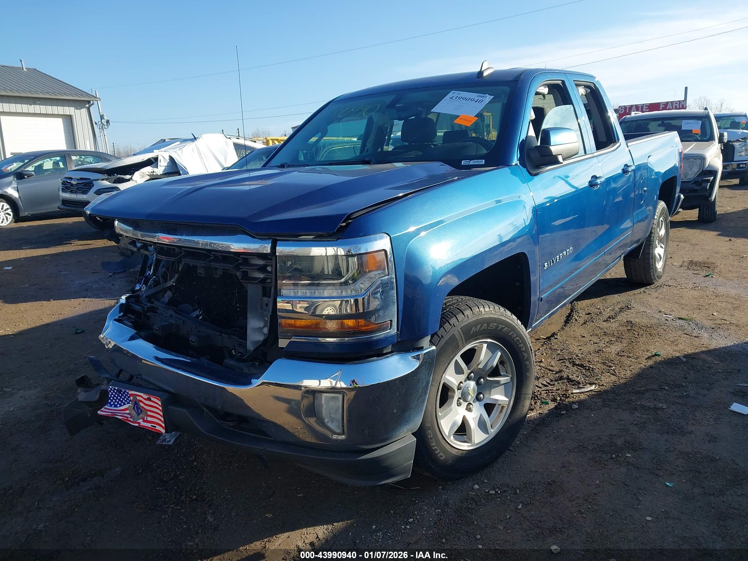 CHEVROLET SILVERADO image 2