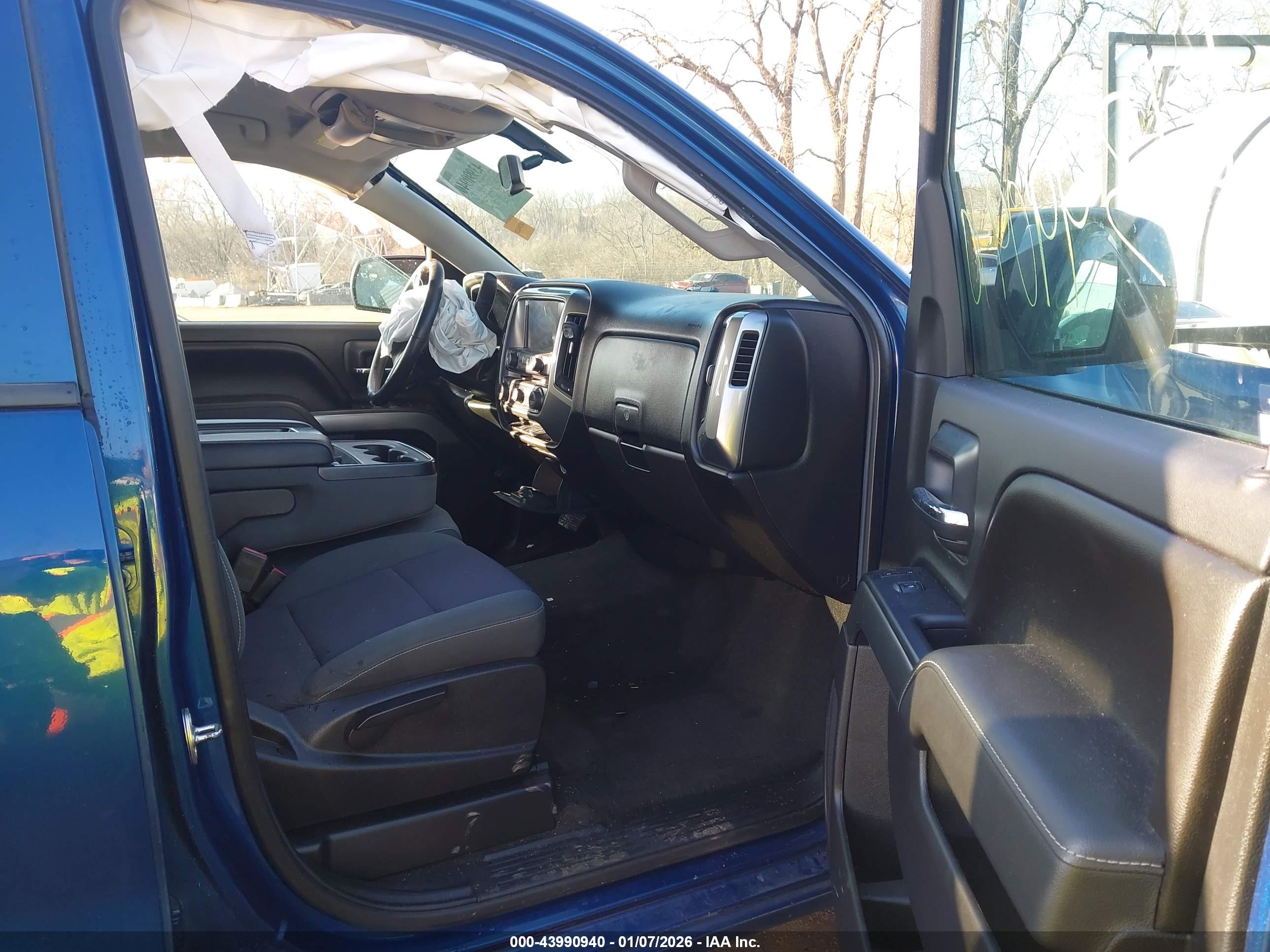 CHEVROLET SILVERADO image 5