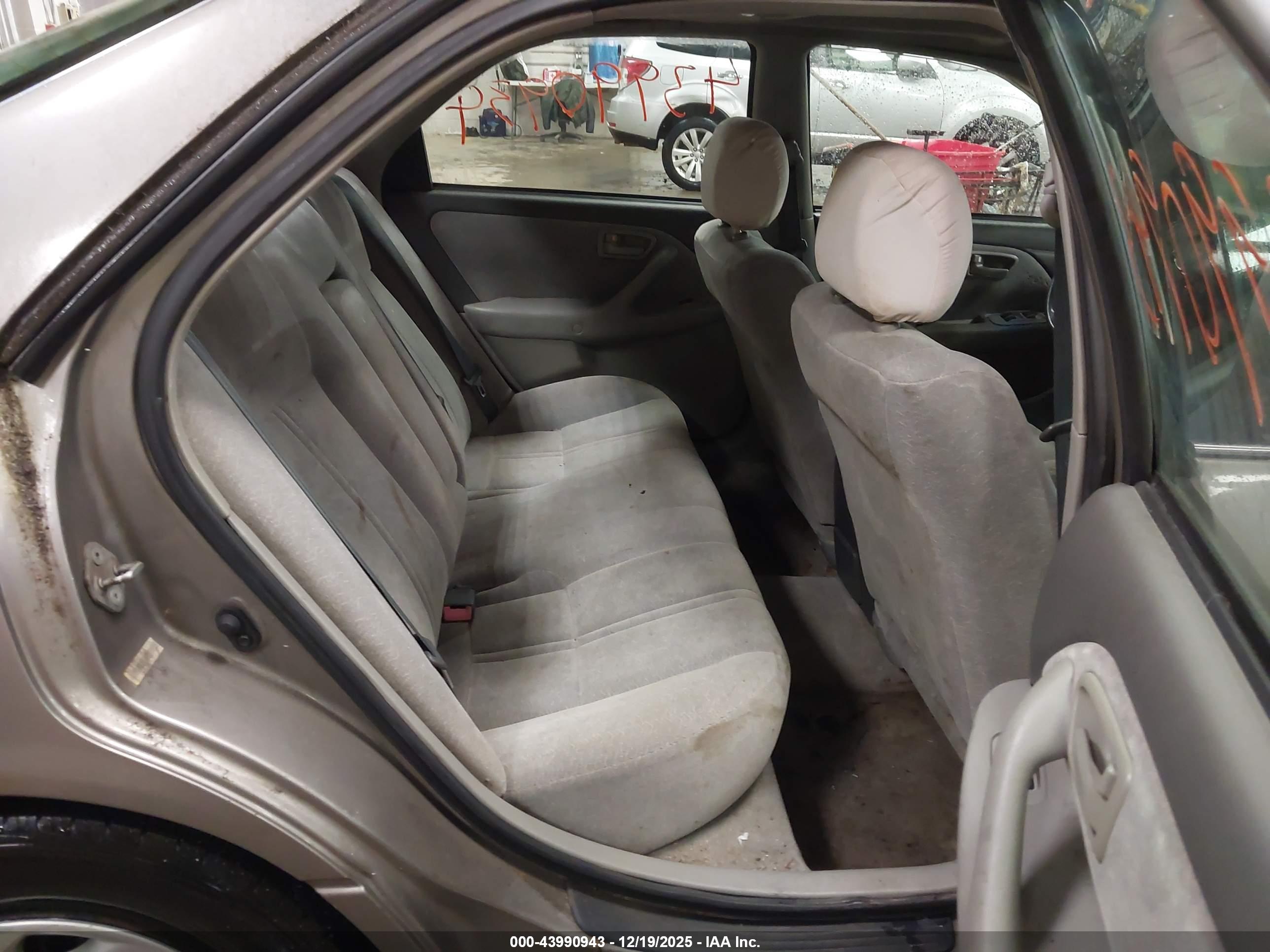 TOYOTA CAMRY image 8
