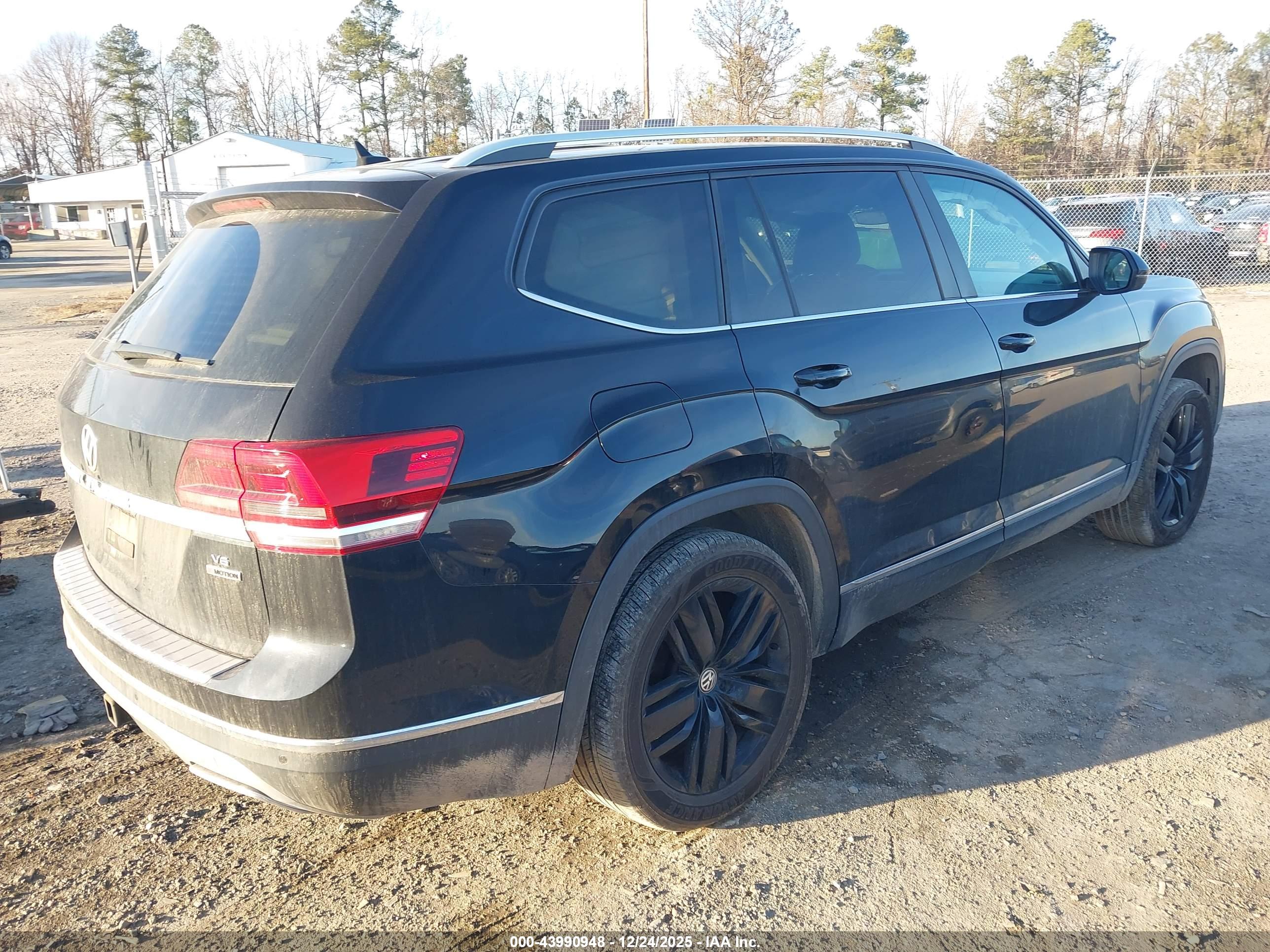 VOLKSWAGEN ATLAS image 4