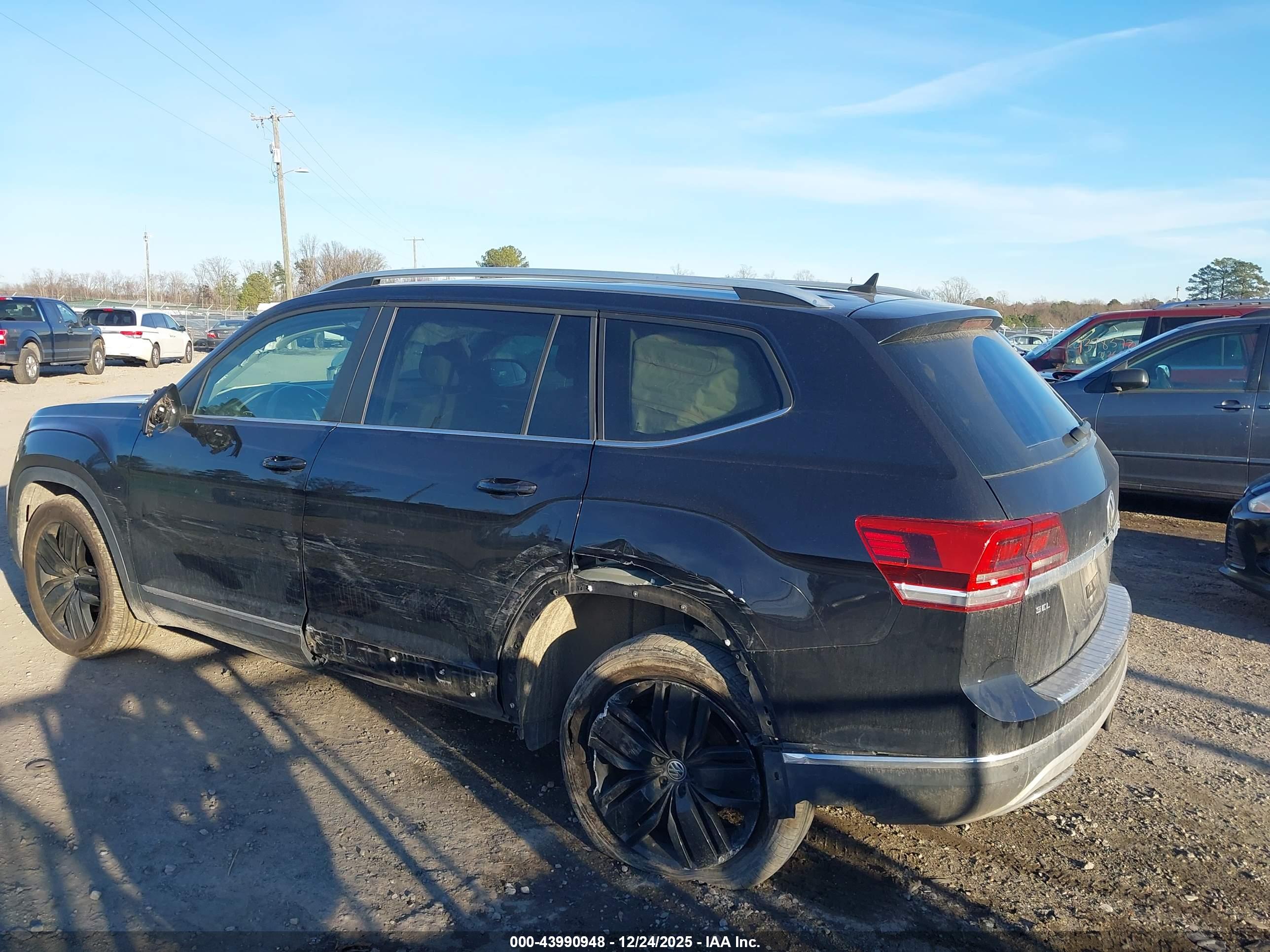 VOLKSWAGEN ATLAS image 6