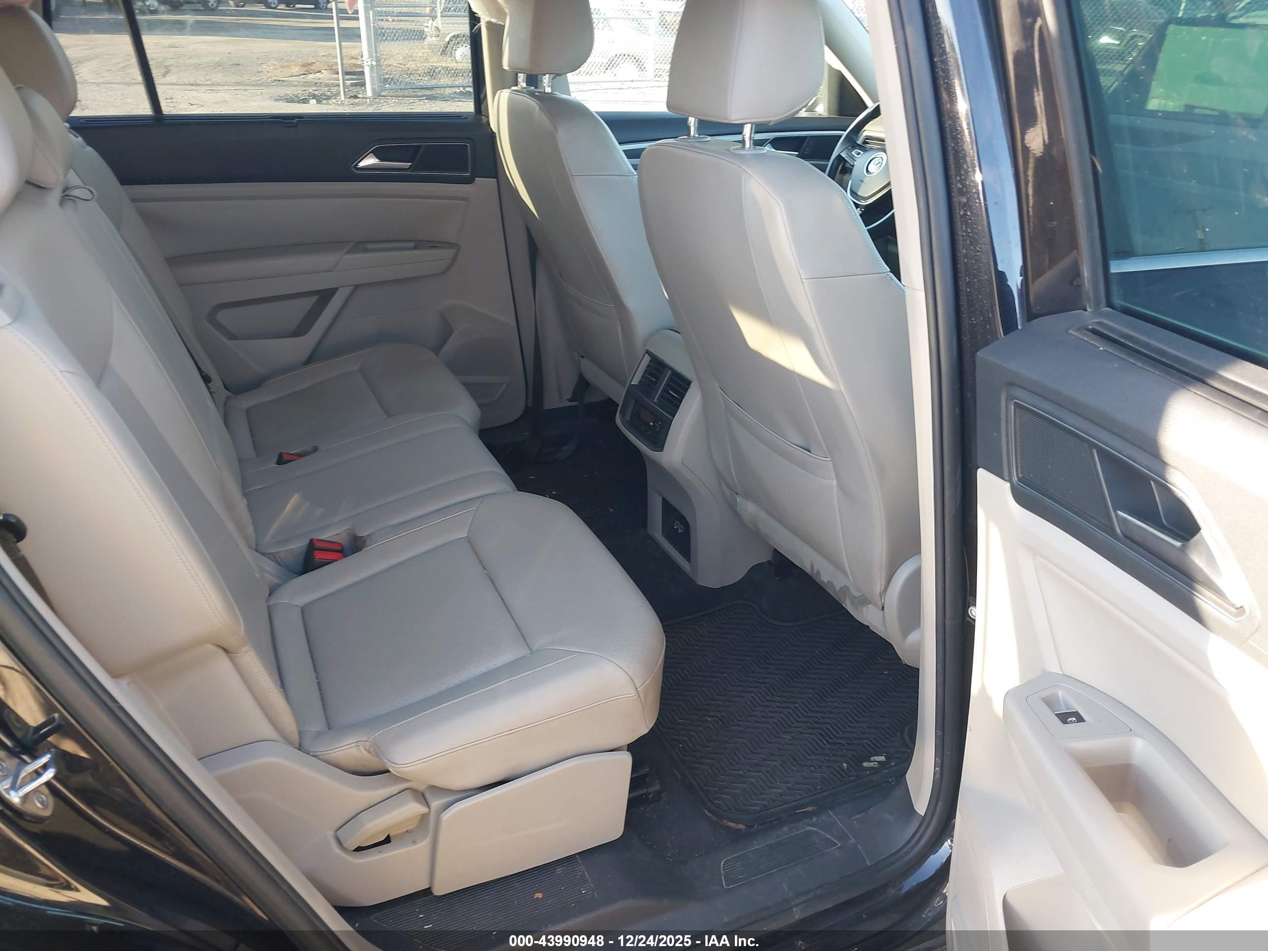 VOLKSWAGEN ATLAS image 8