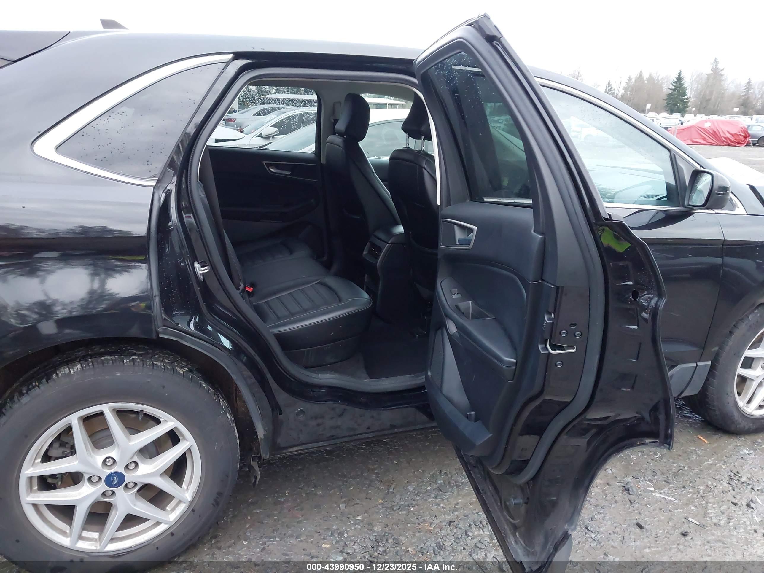 FORD EDGE image 8