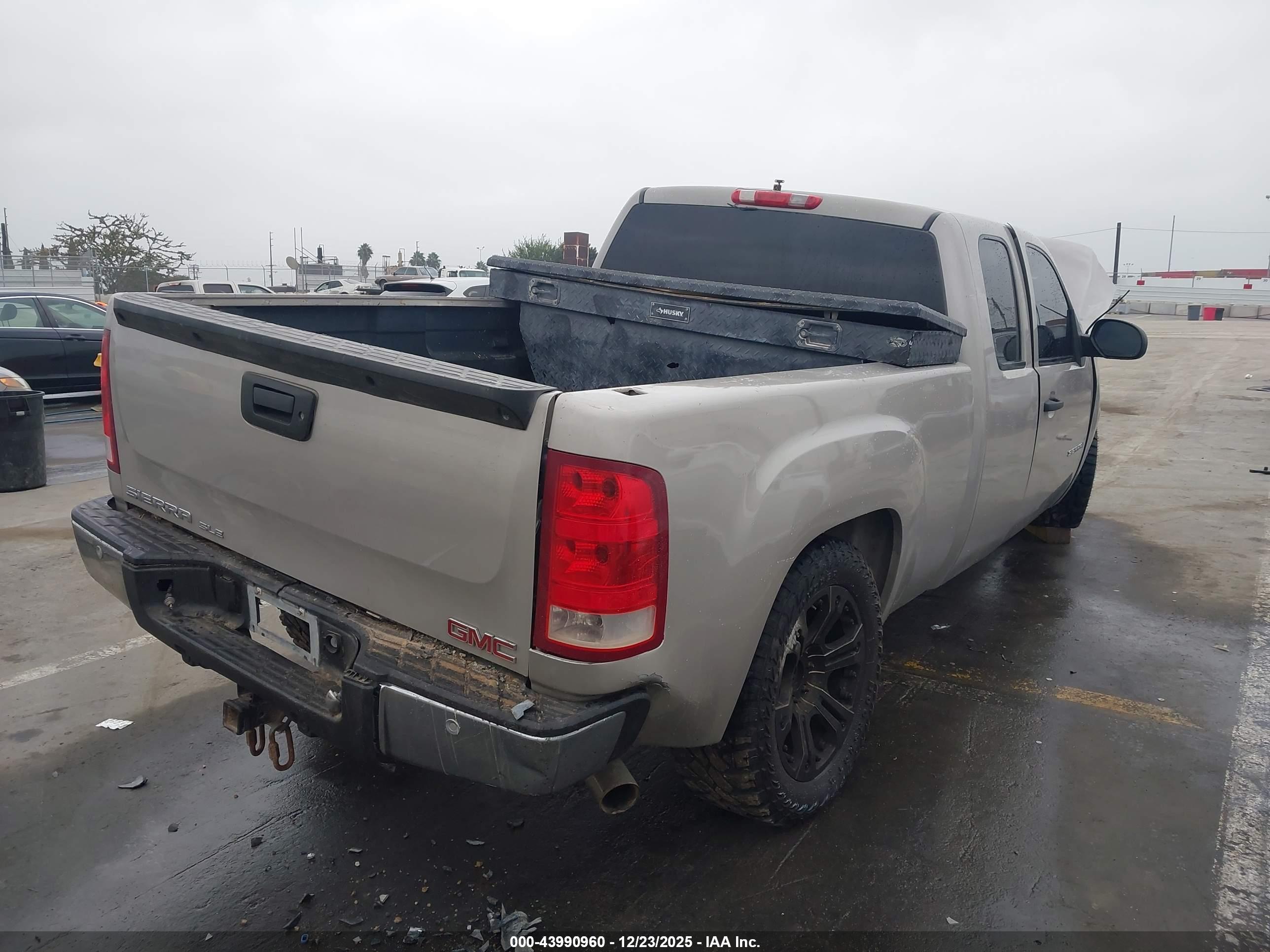 GMC SIERRA image 4