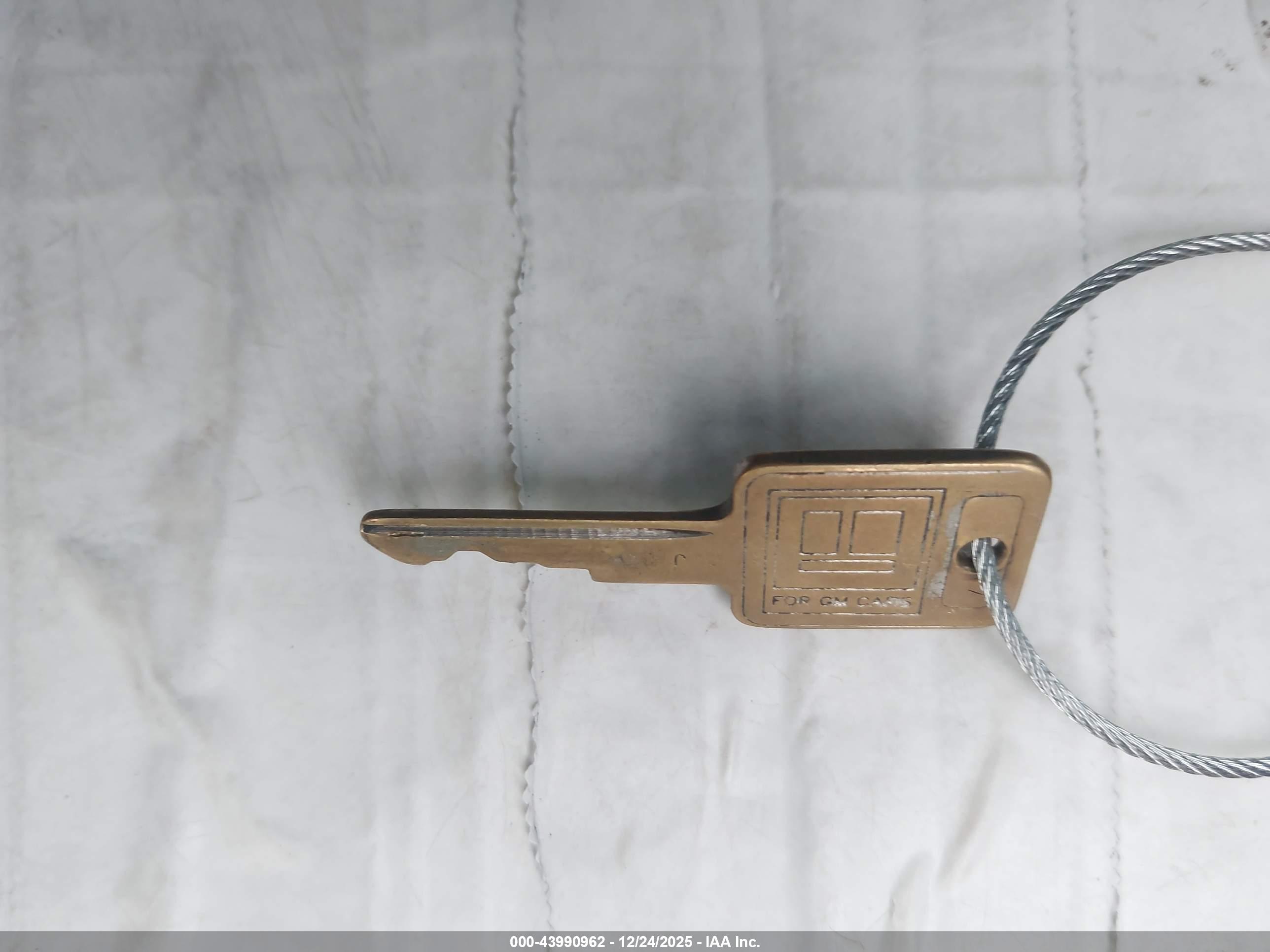 CHEVROLET GMT-400 image 11