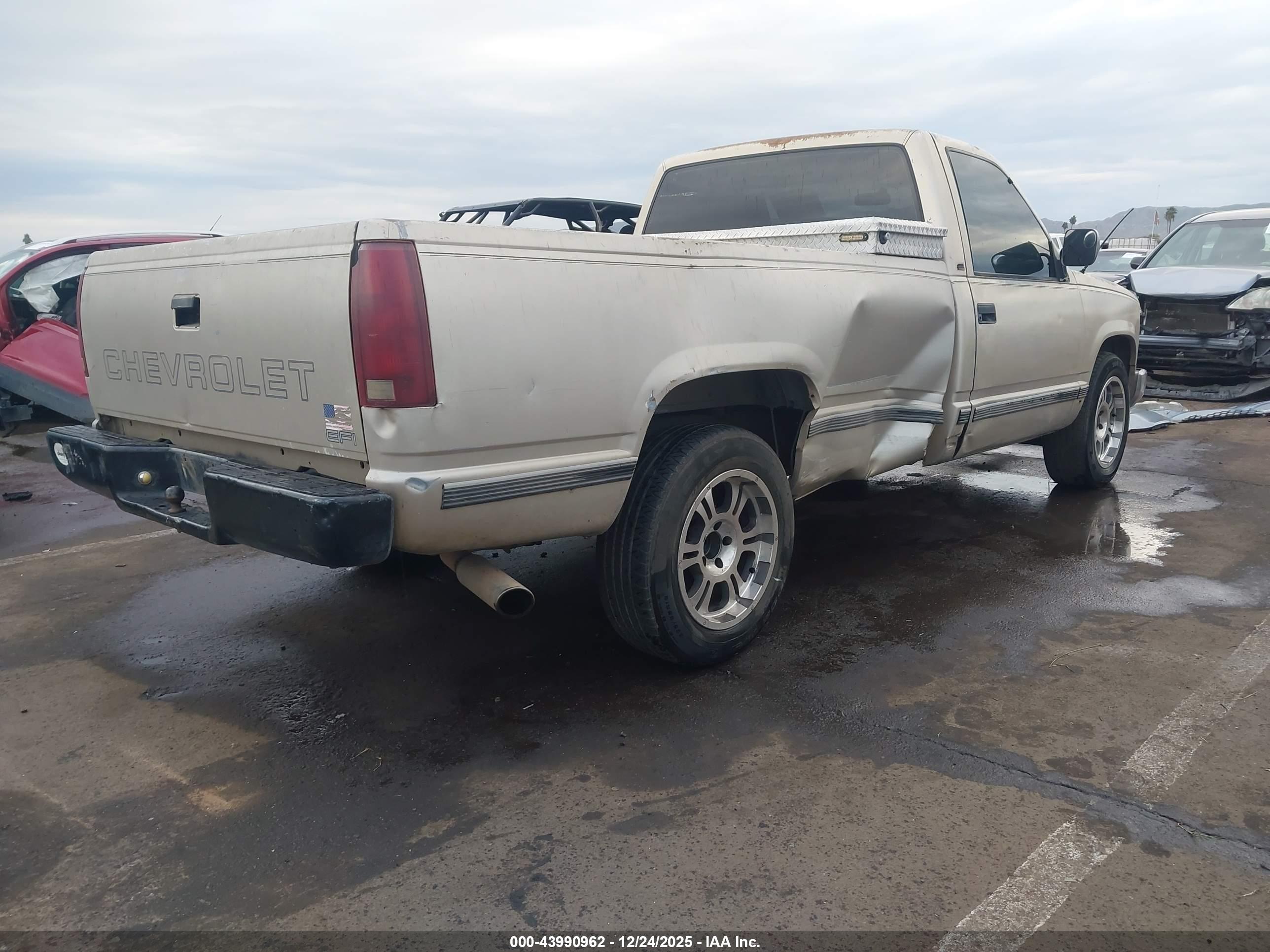 CHEVROLET GMT-400 image 6