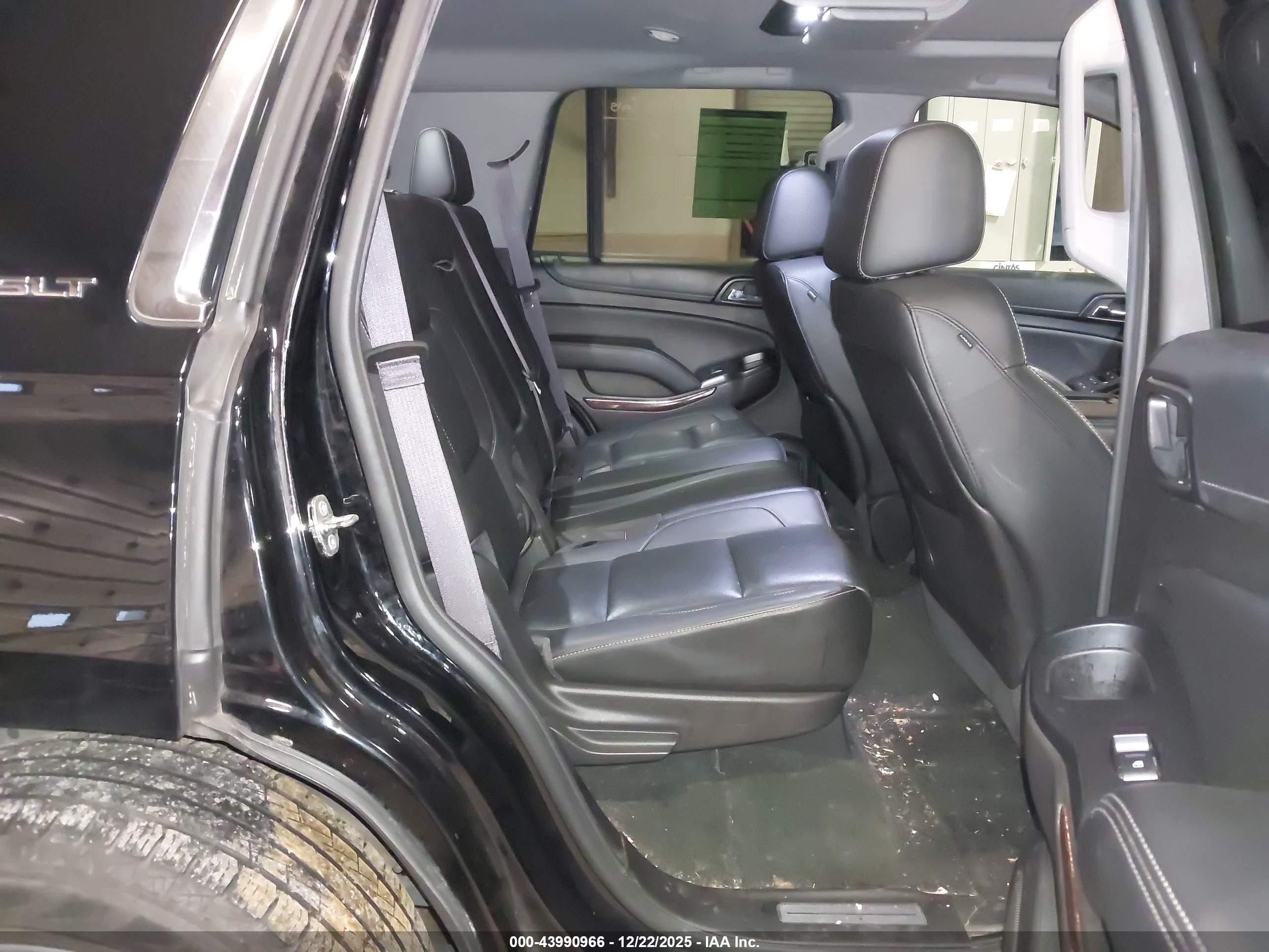 GMC YUKON image 8