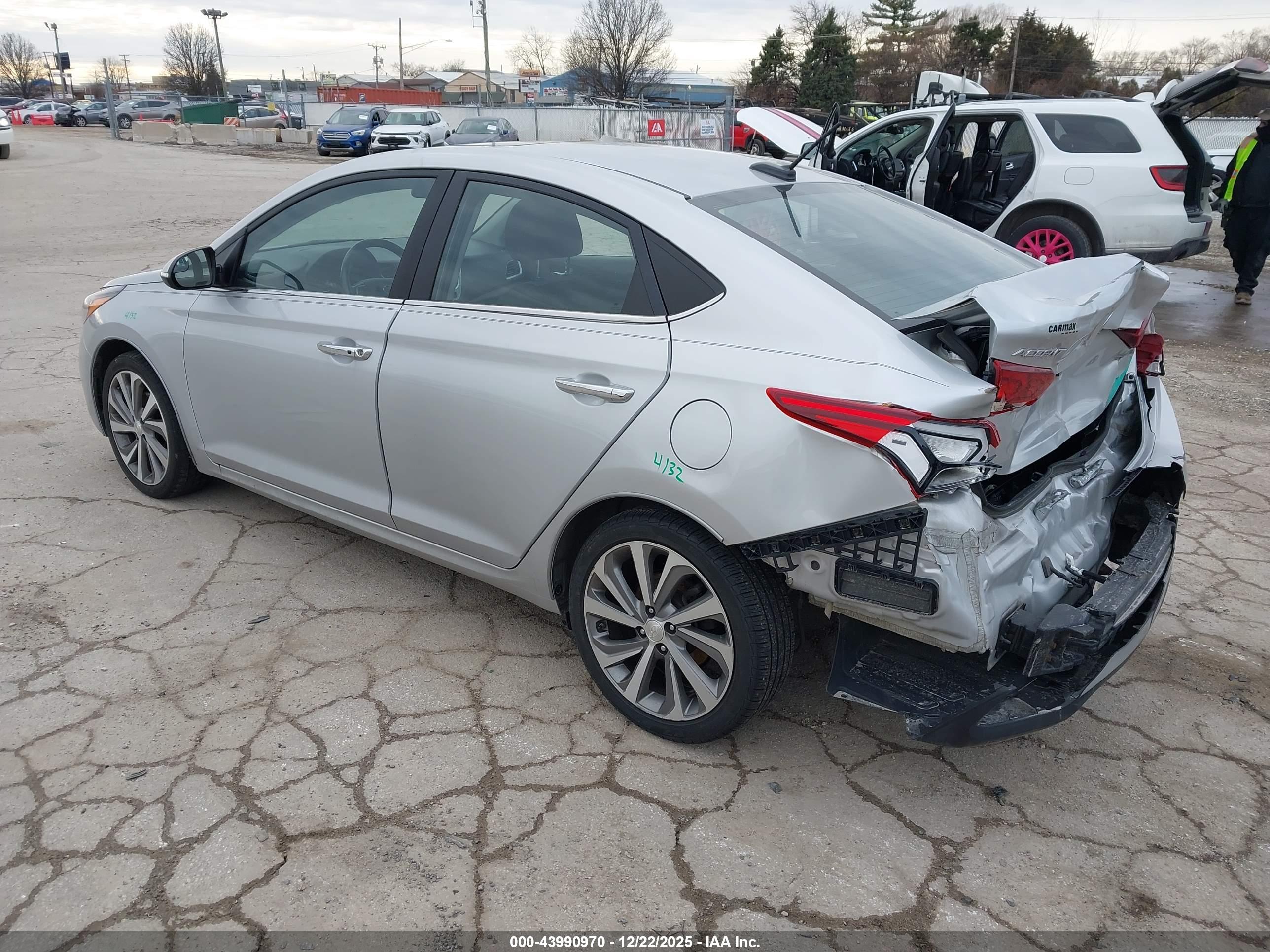 HYUNDAI ACCENT image 3