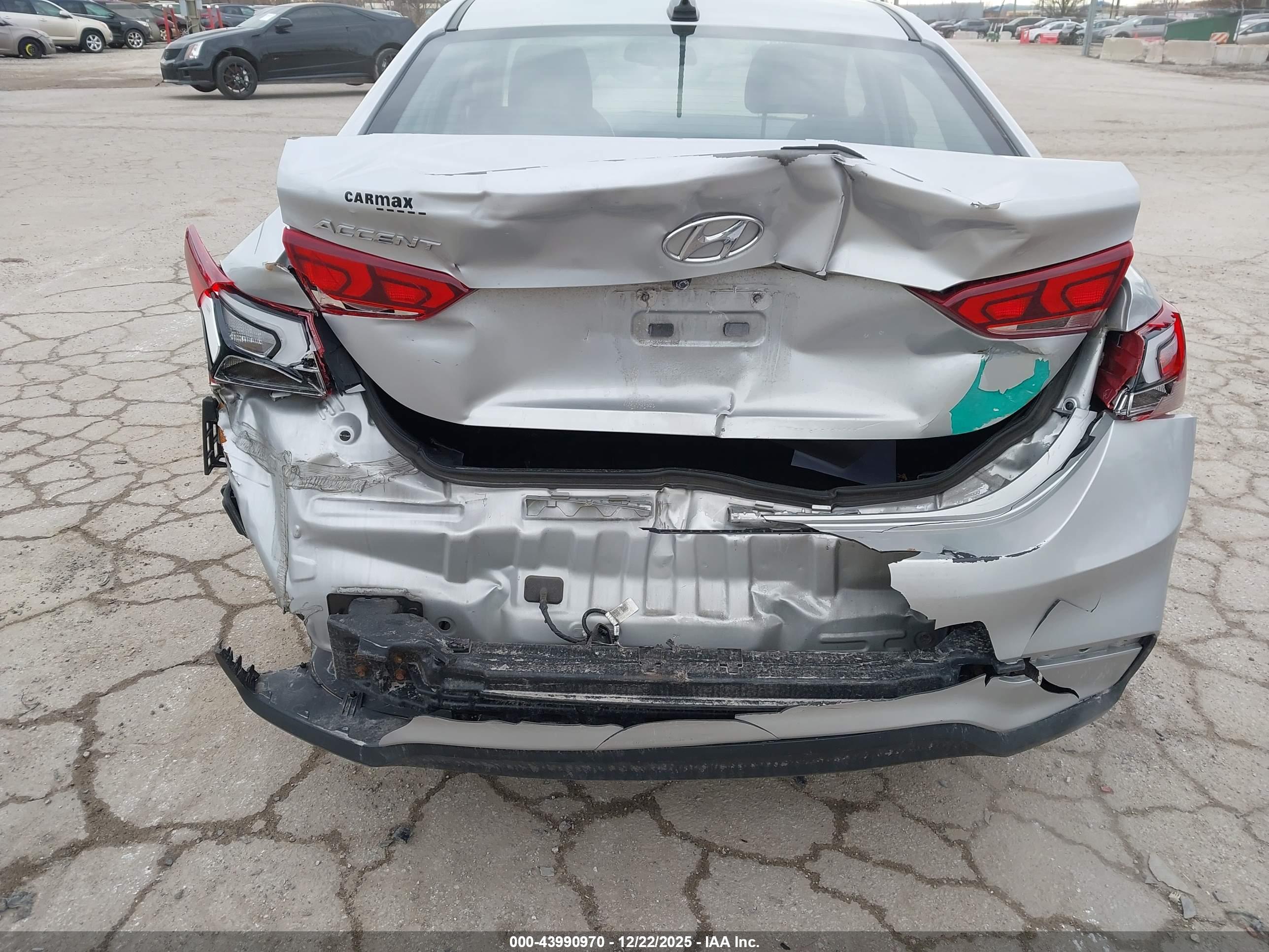 HYUNDAI ACCENT image 6