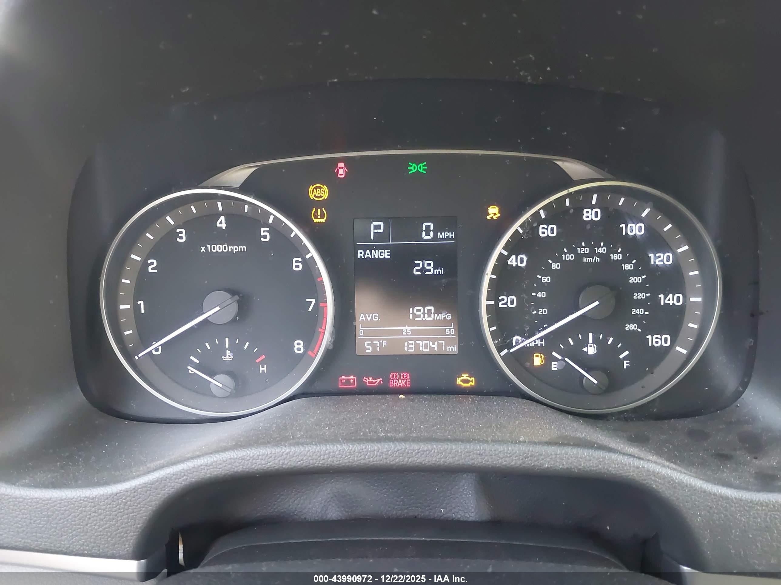 HYUNDAI ELANTRA image 7