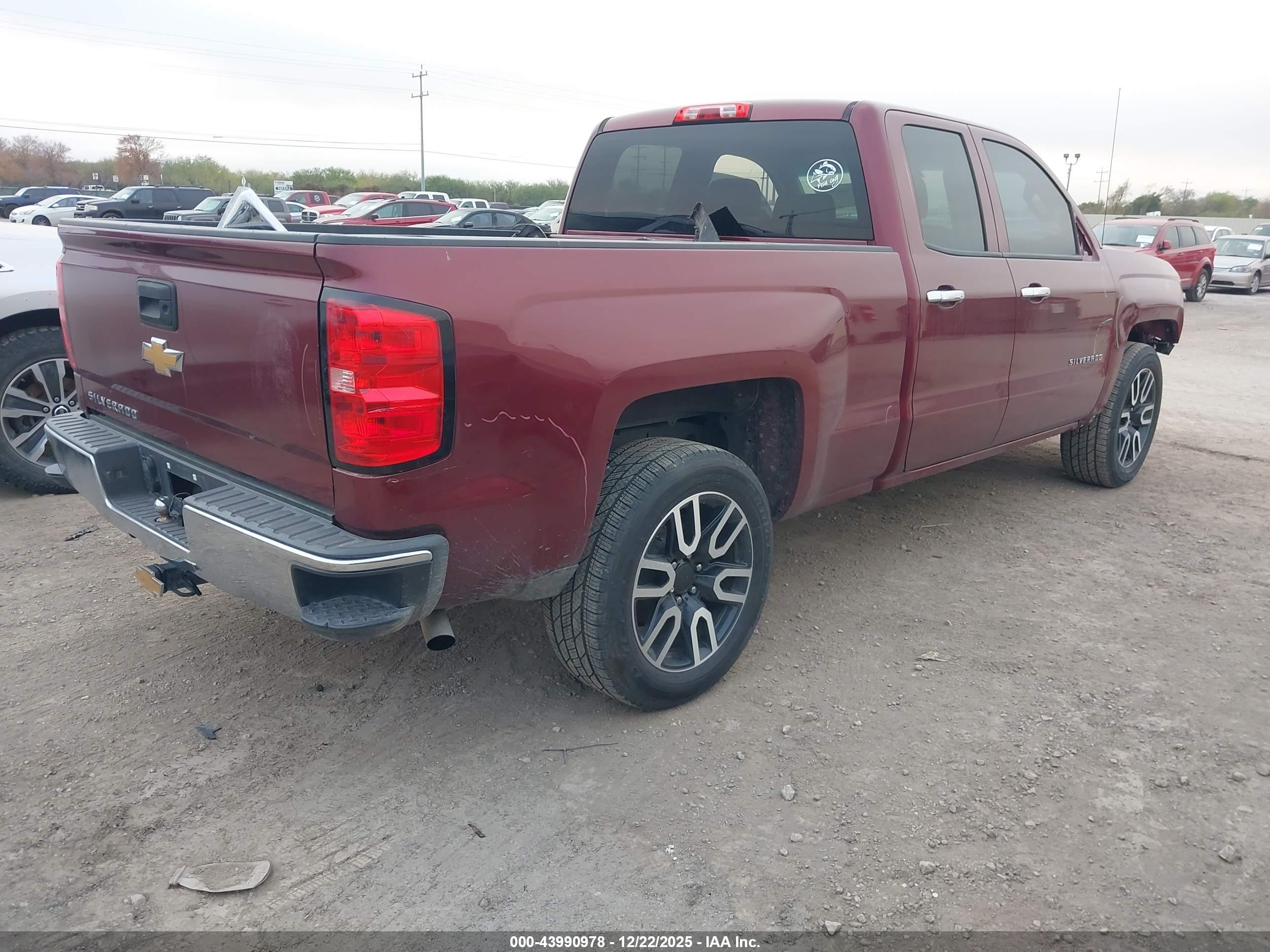 CHEVROLET SILVERADO image 4