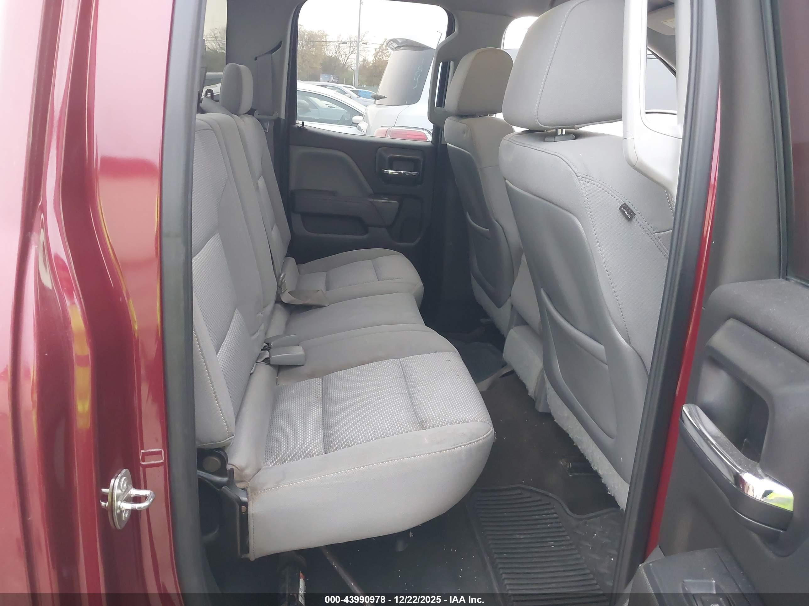 CHEVROLET SILVERADO image 8