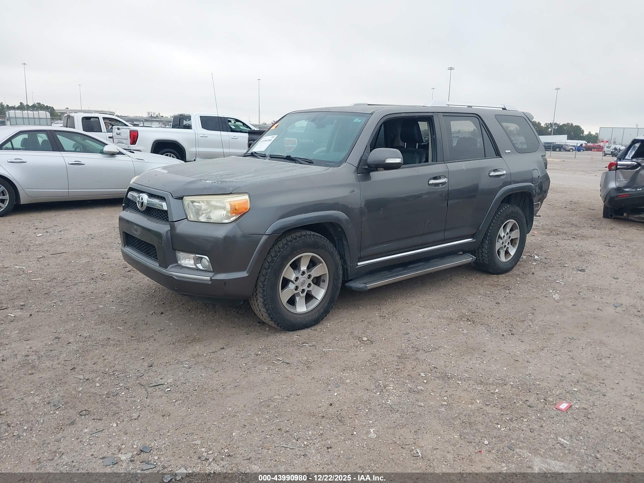 TOYOTA 4RUNNER image 2