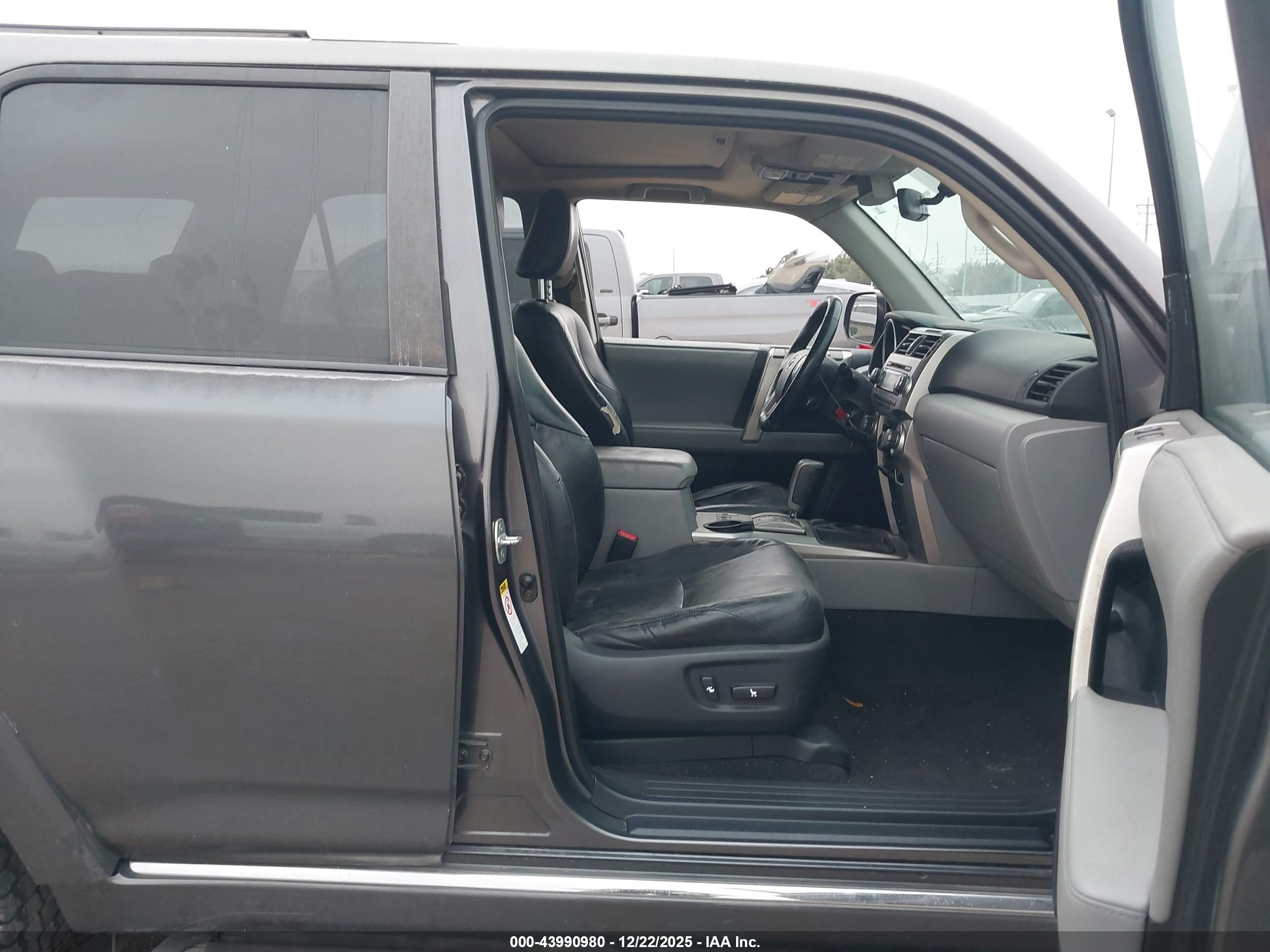 TOYOTA 4RUNNER image 5