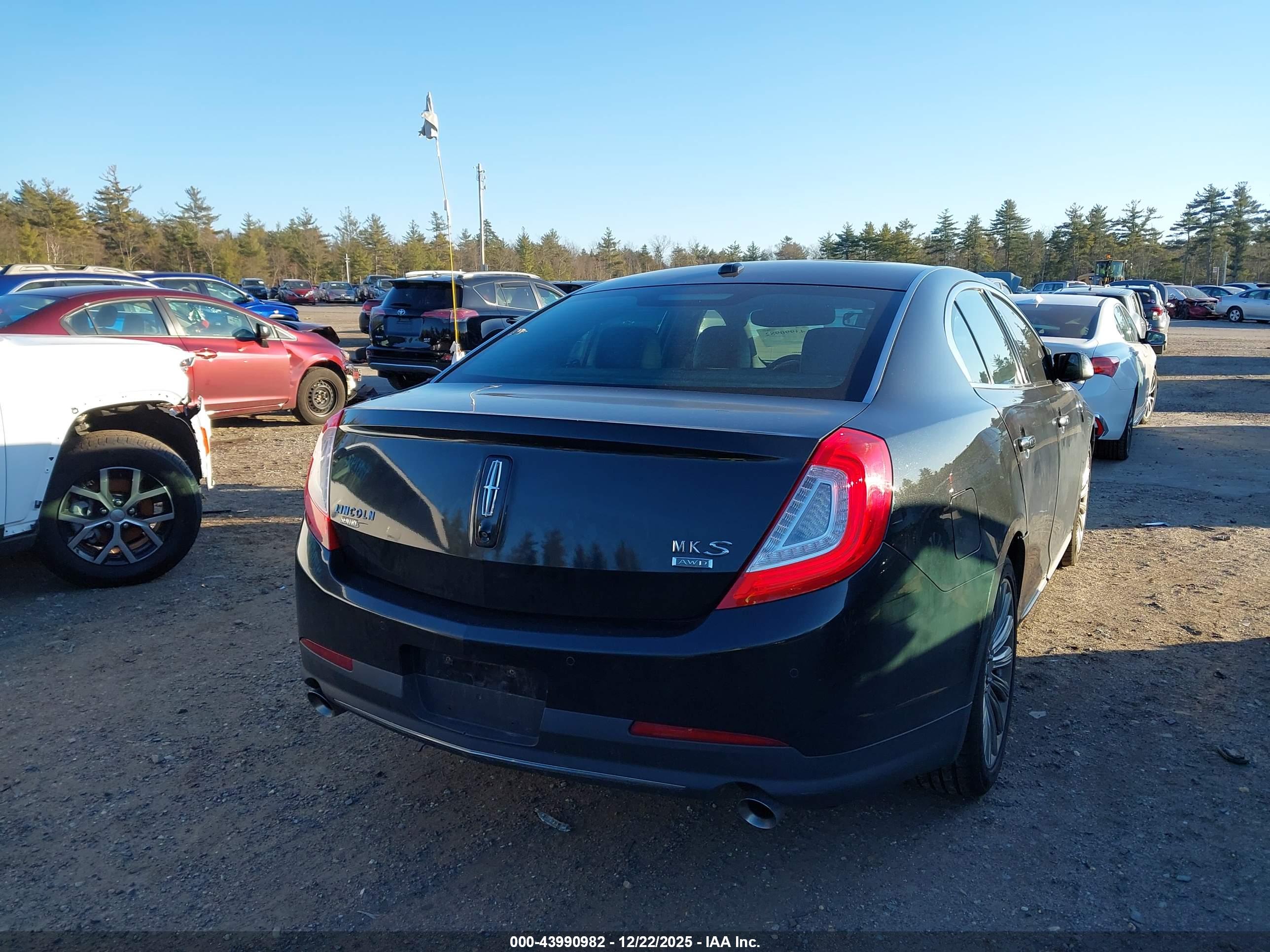 LINCOLN MKS image 4