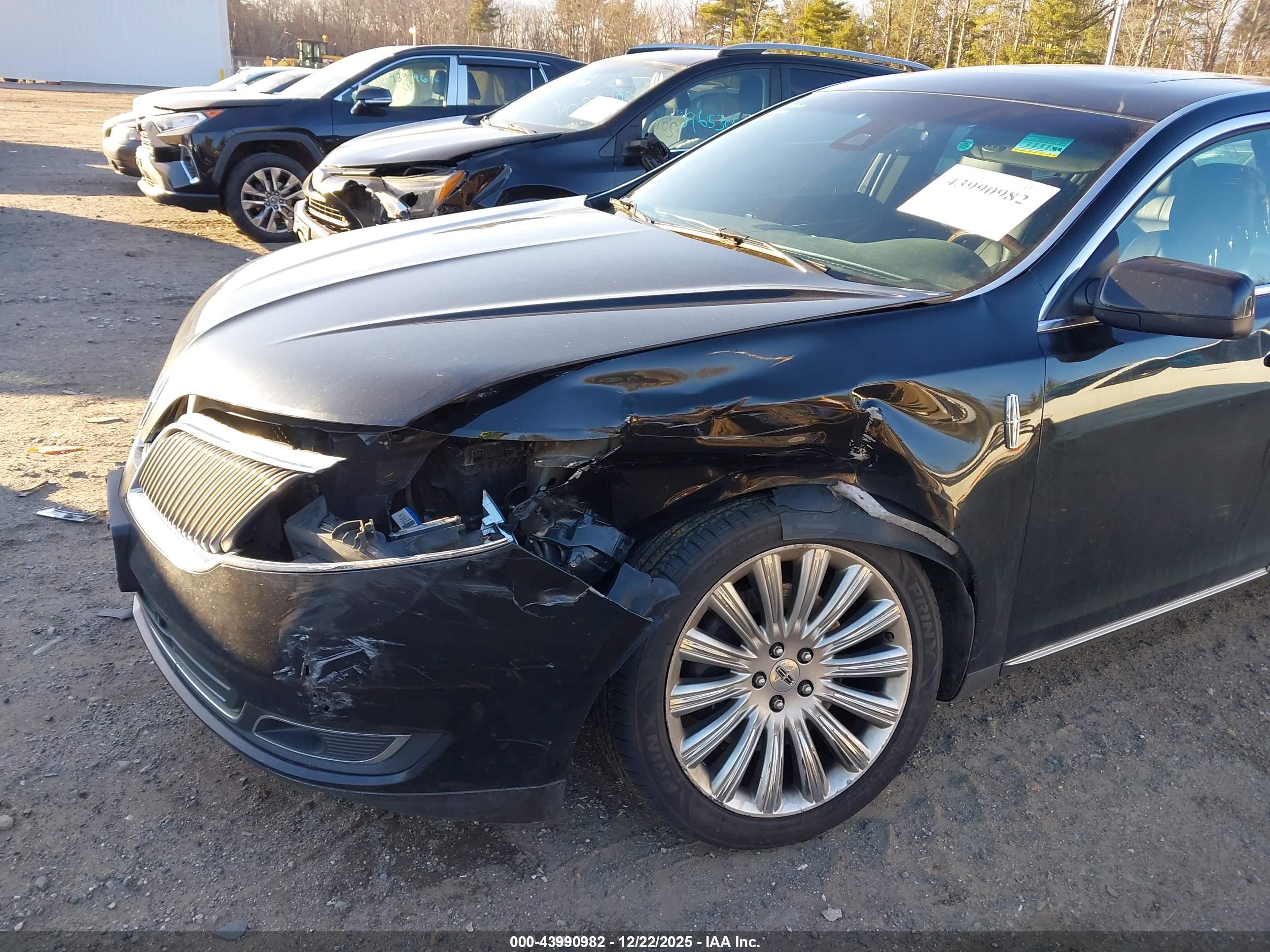 LINCOLN MKS image 6