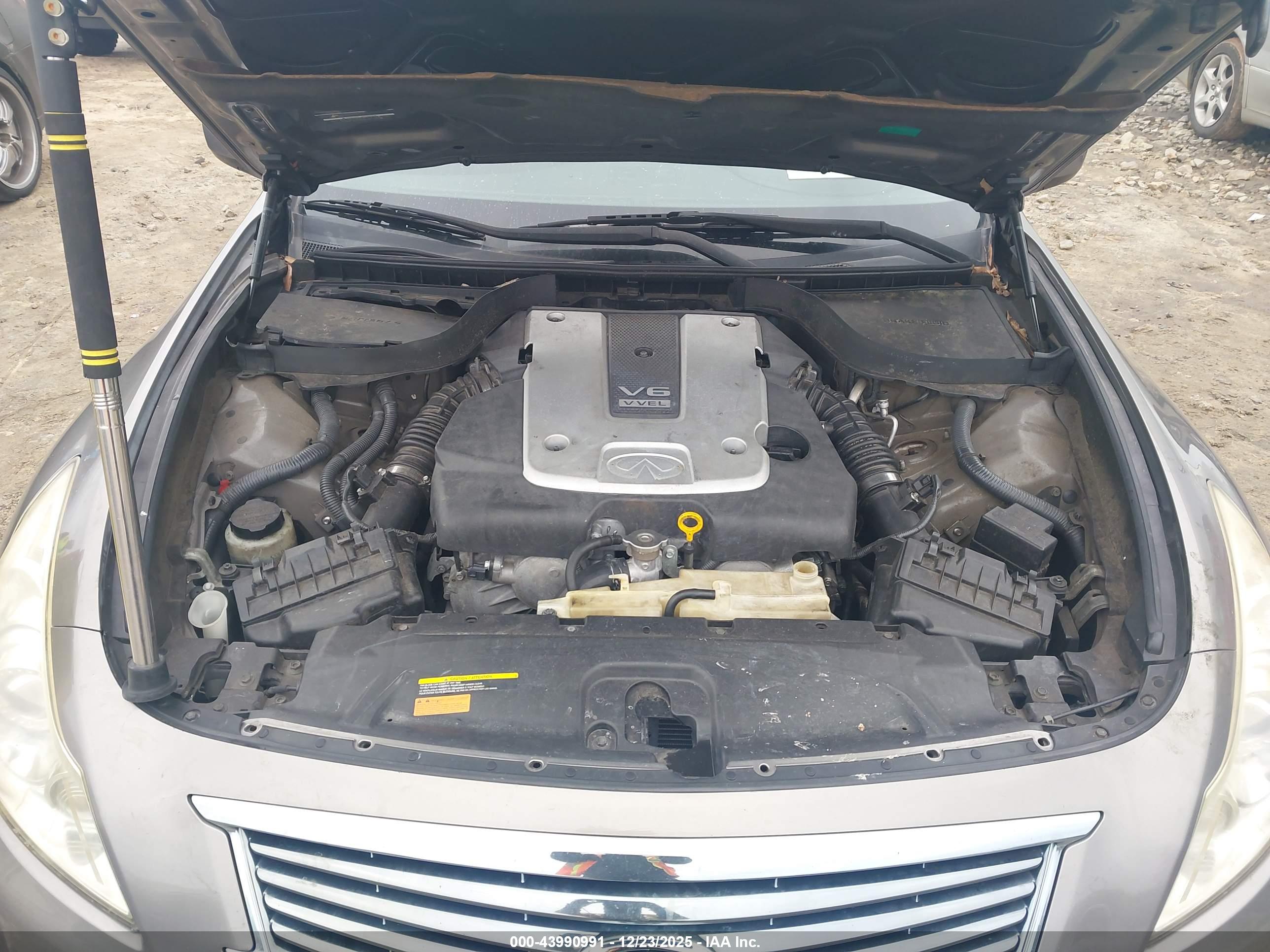 INFINITI G37 image 10