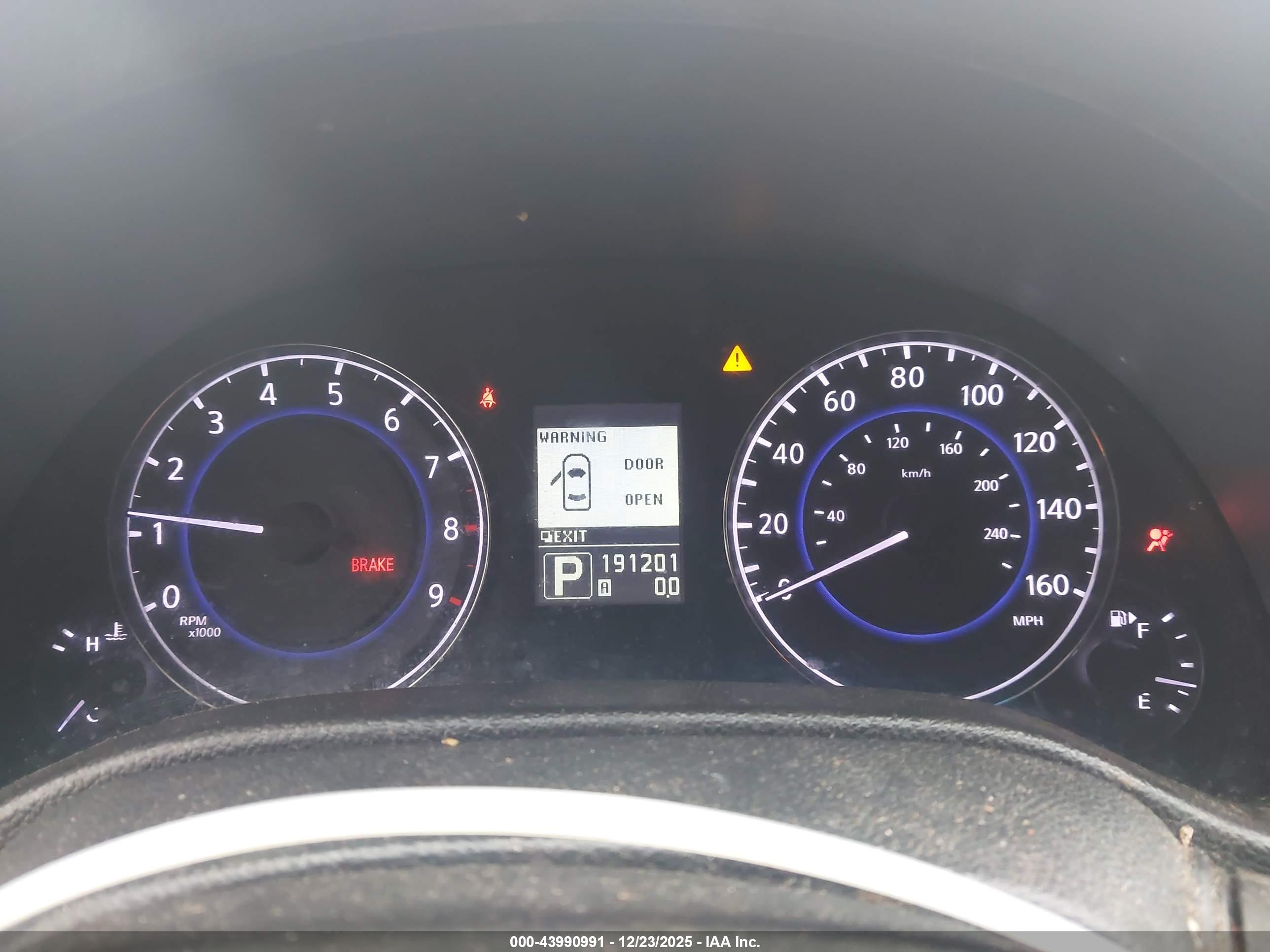 INFINITI G37 image 7