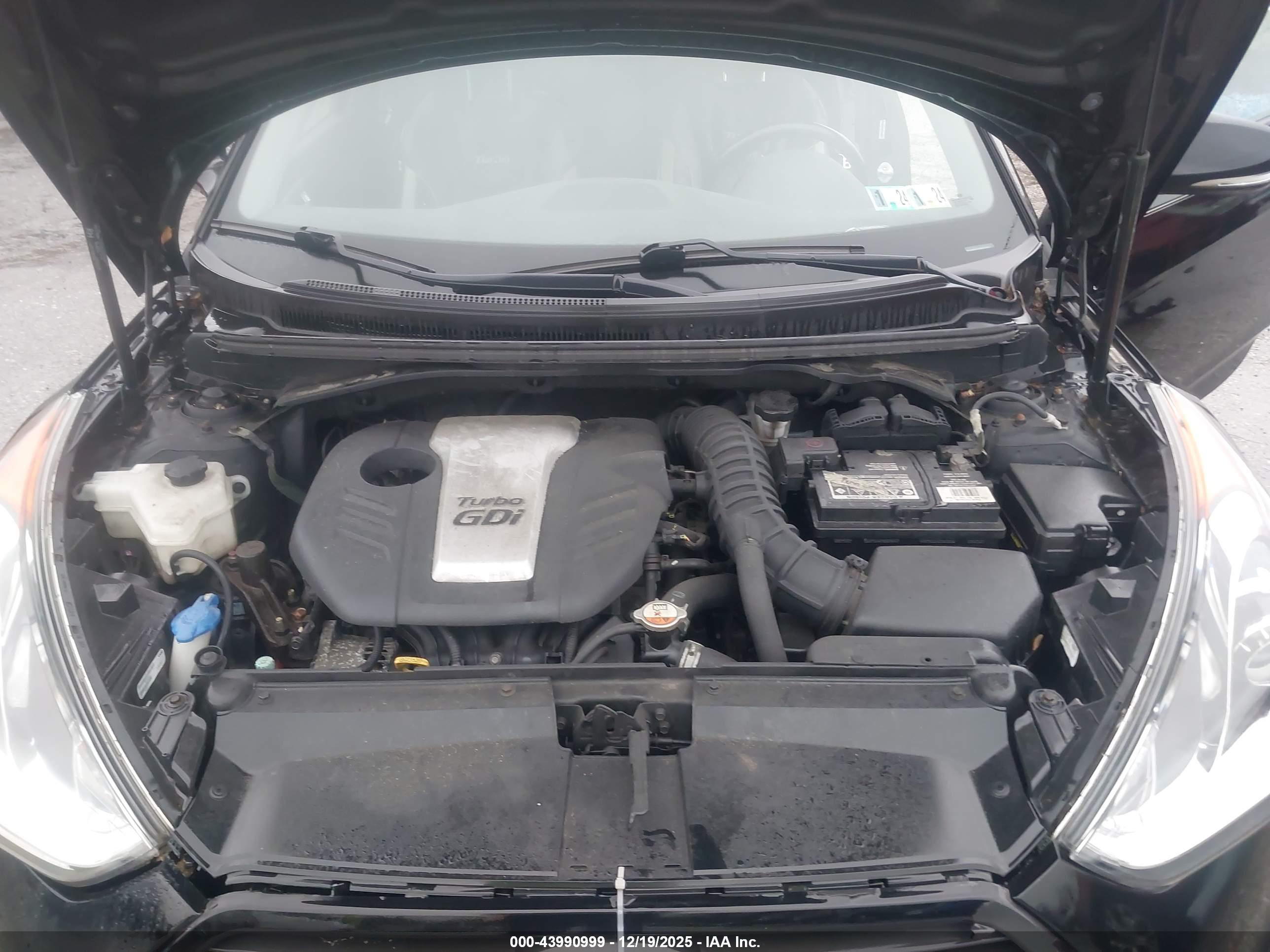 HYUNDAI VELOSTER image 10