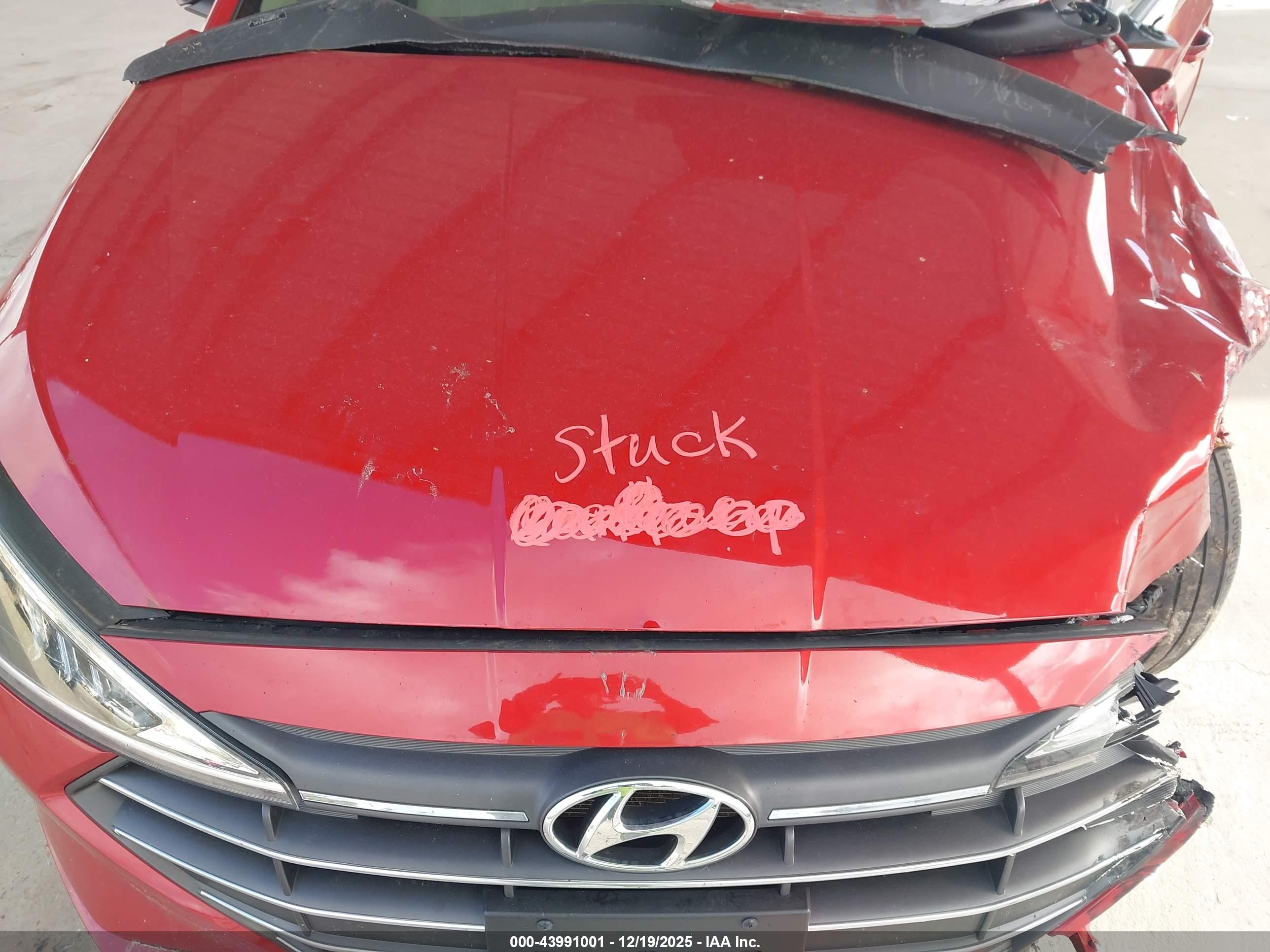 HYUNDAI ELANTRA image 10