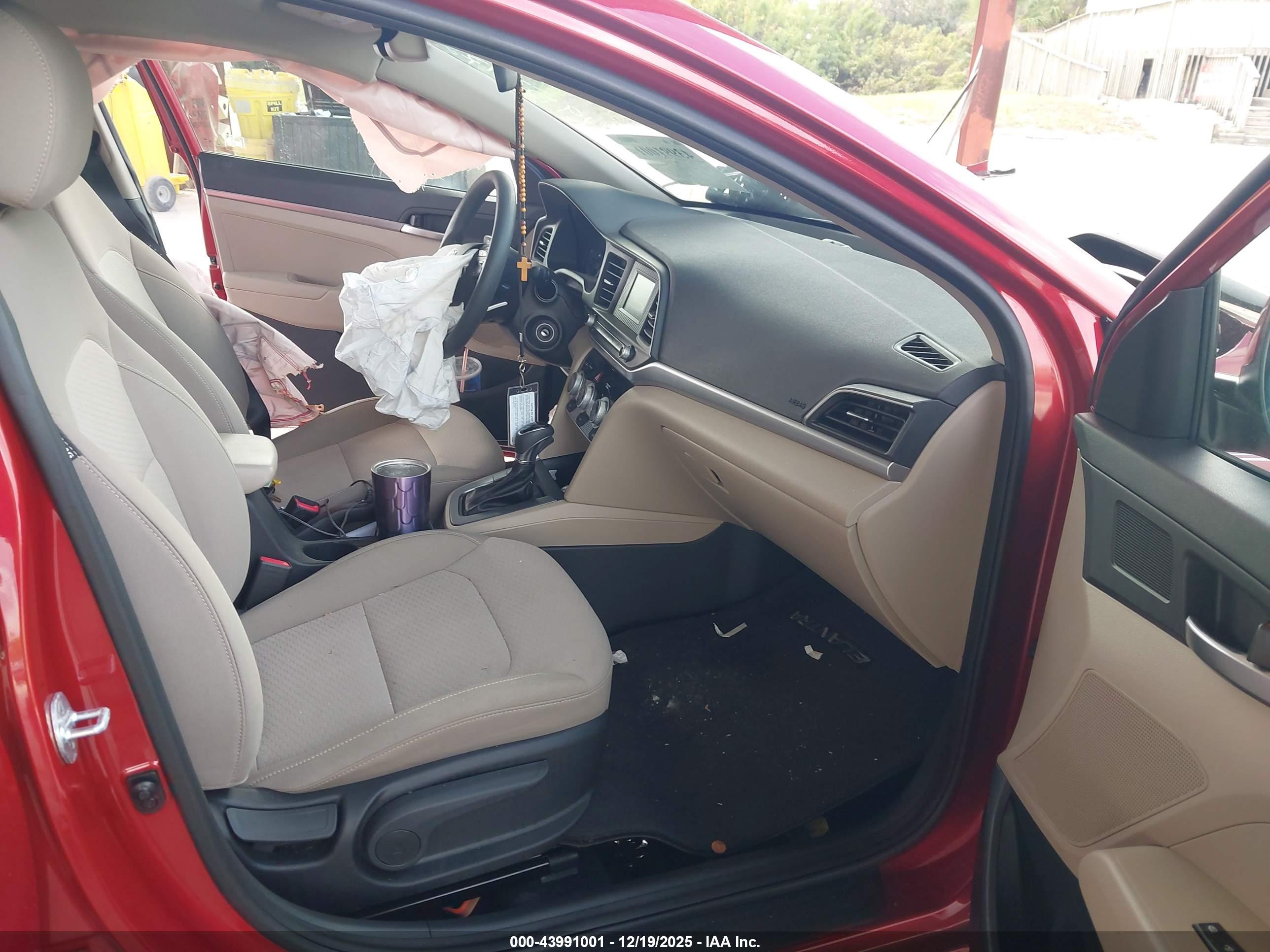 HYUNDAI ELANTRA image 5