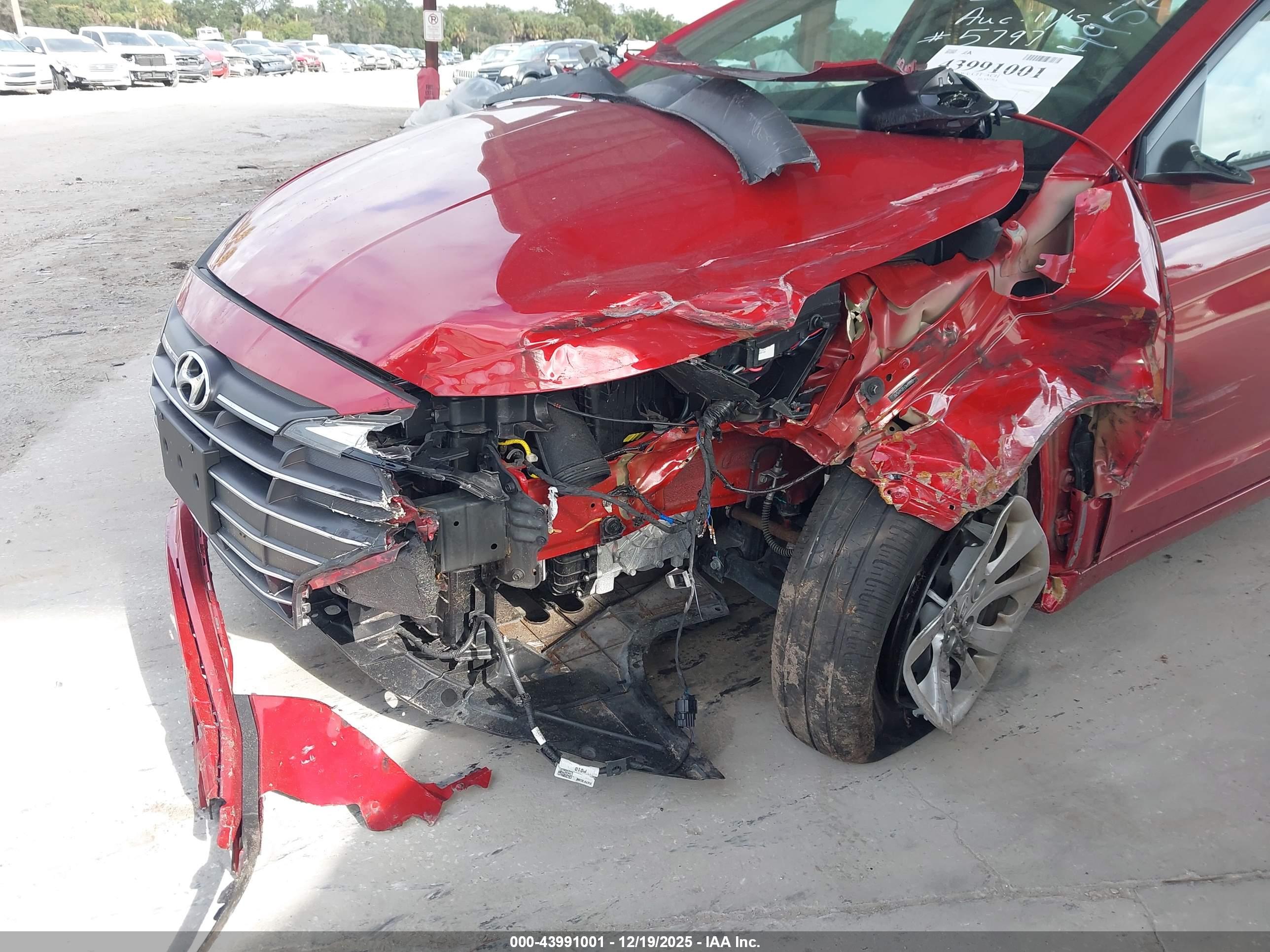 HYUNDAI ELANTRA image 6