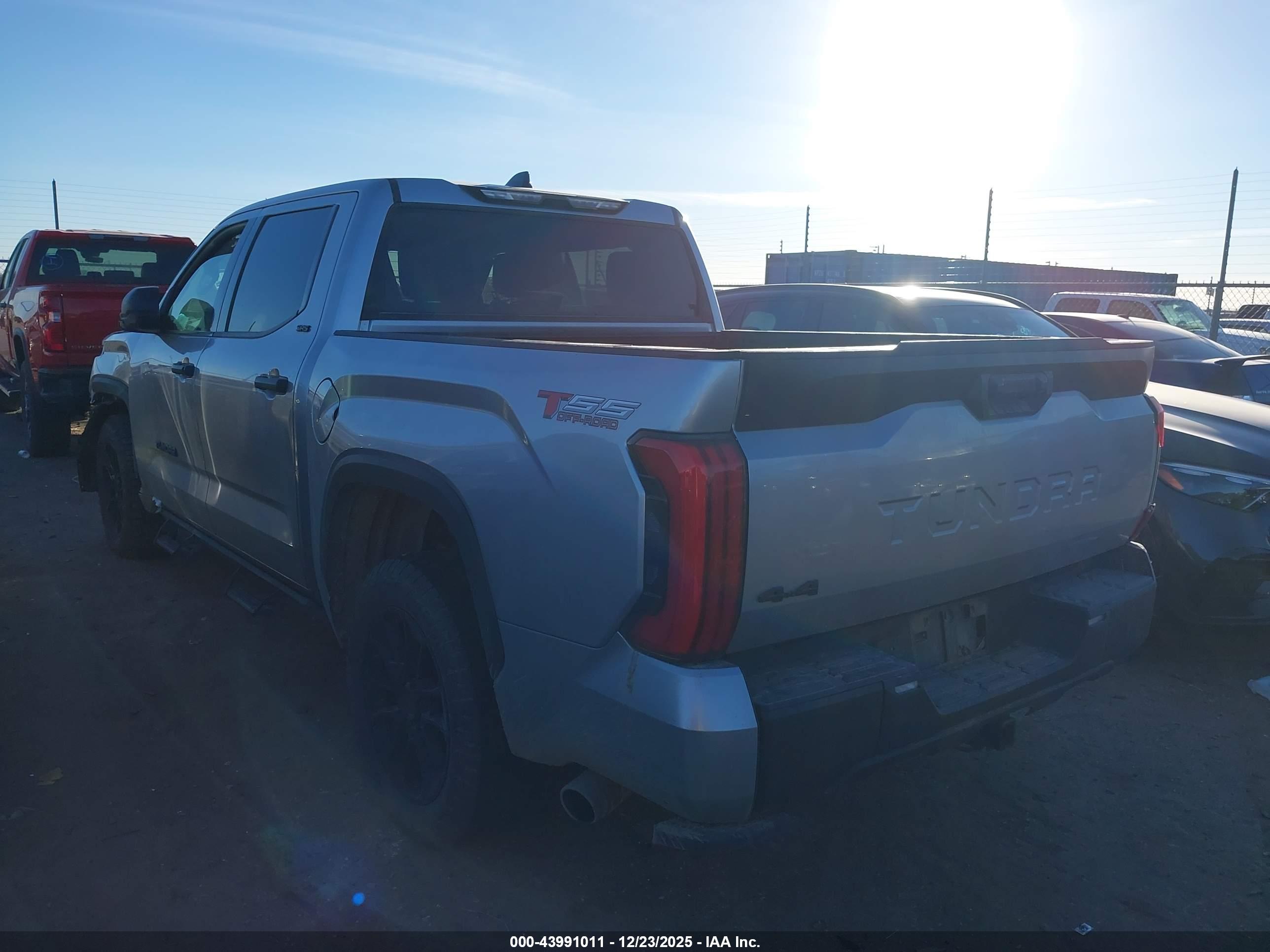 TOYOTA TUNDRA image 3