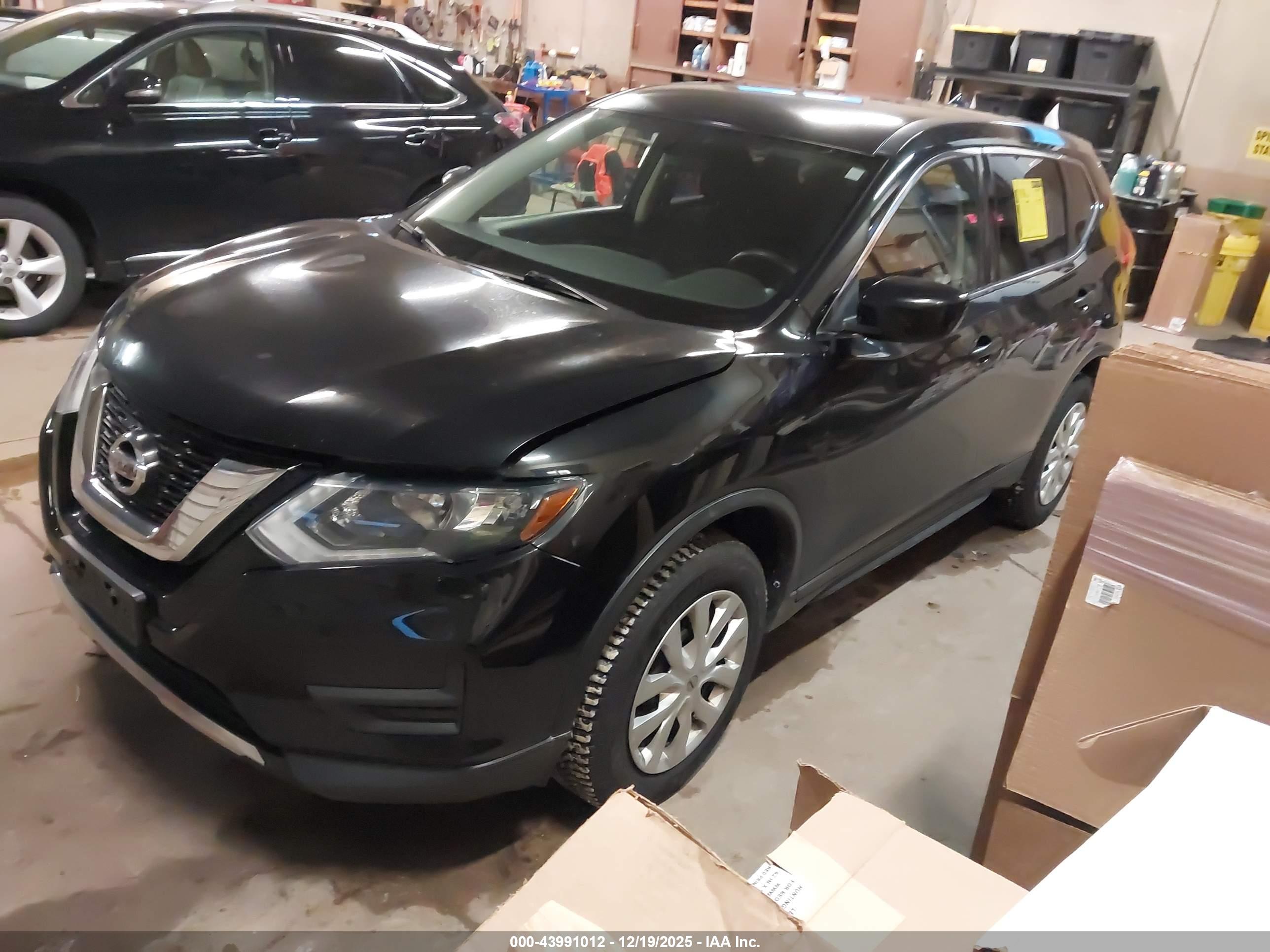 NISSAN ROGUE image 2