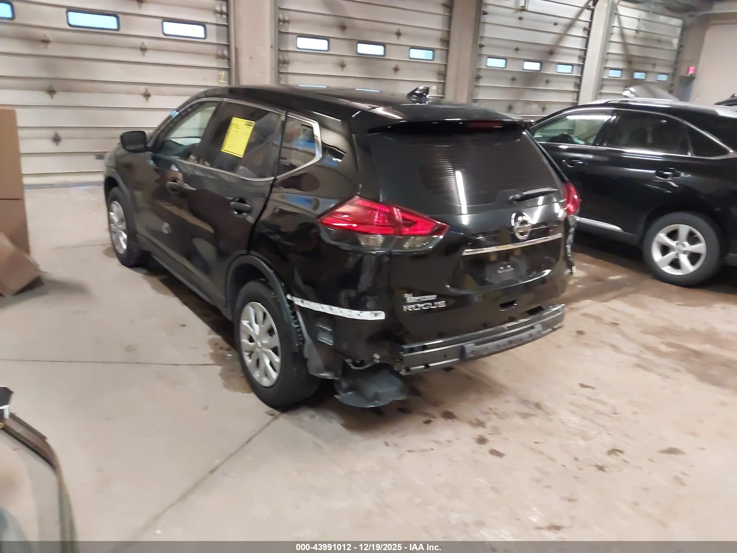 NISSAN ROGUE image 3
