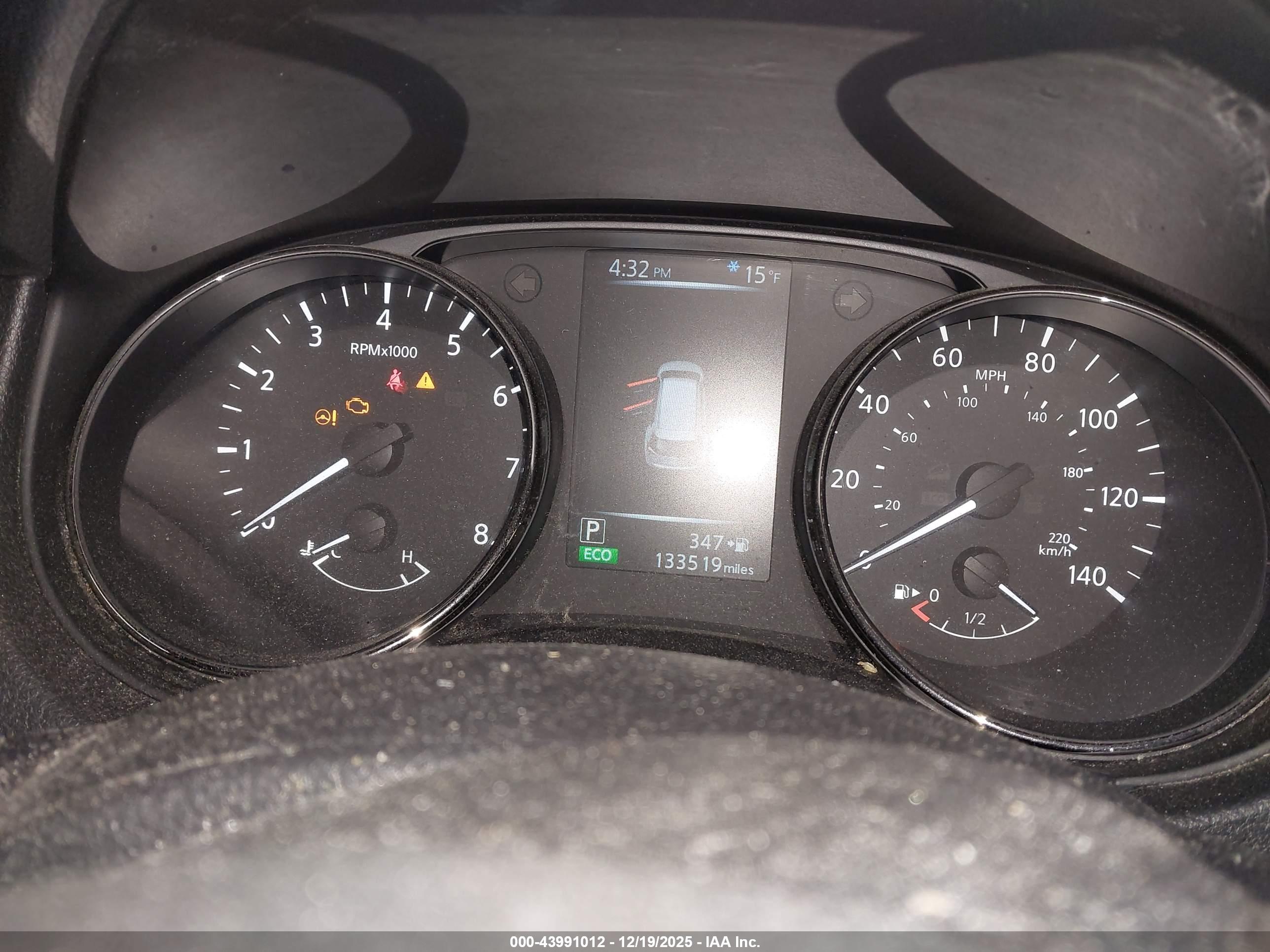 NISSAN ROGUE image 7
