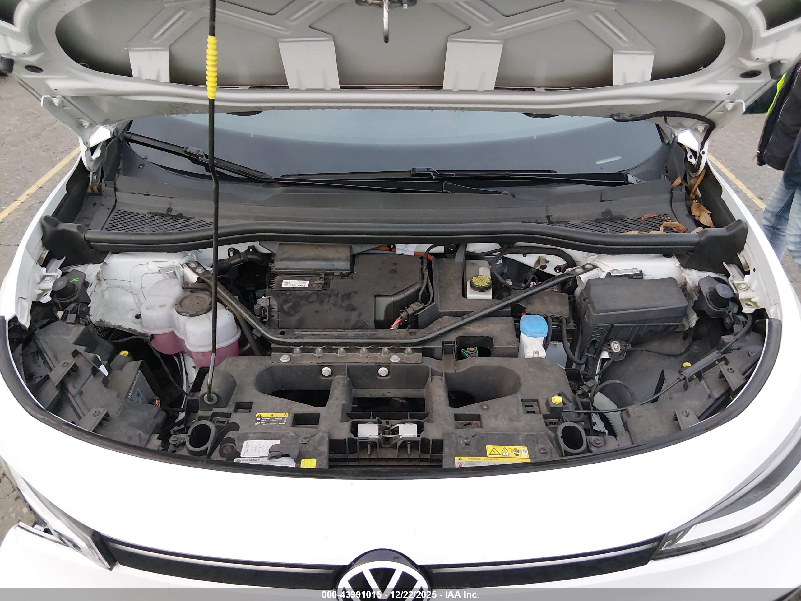 VOLKSWAGEN ID.4 image 10