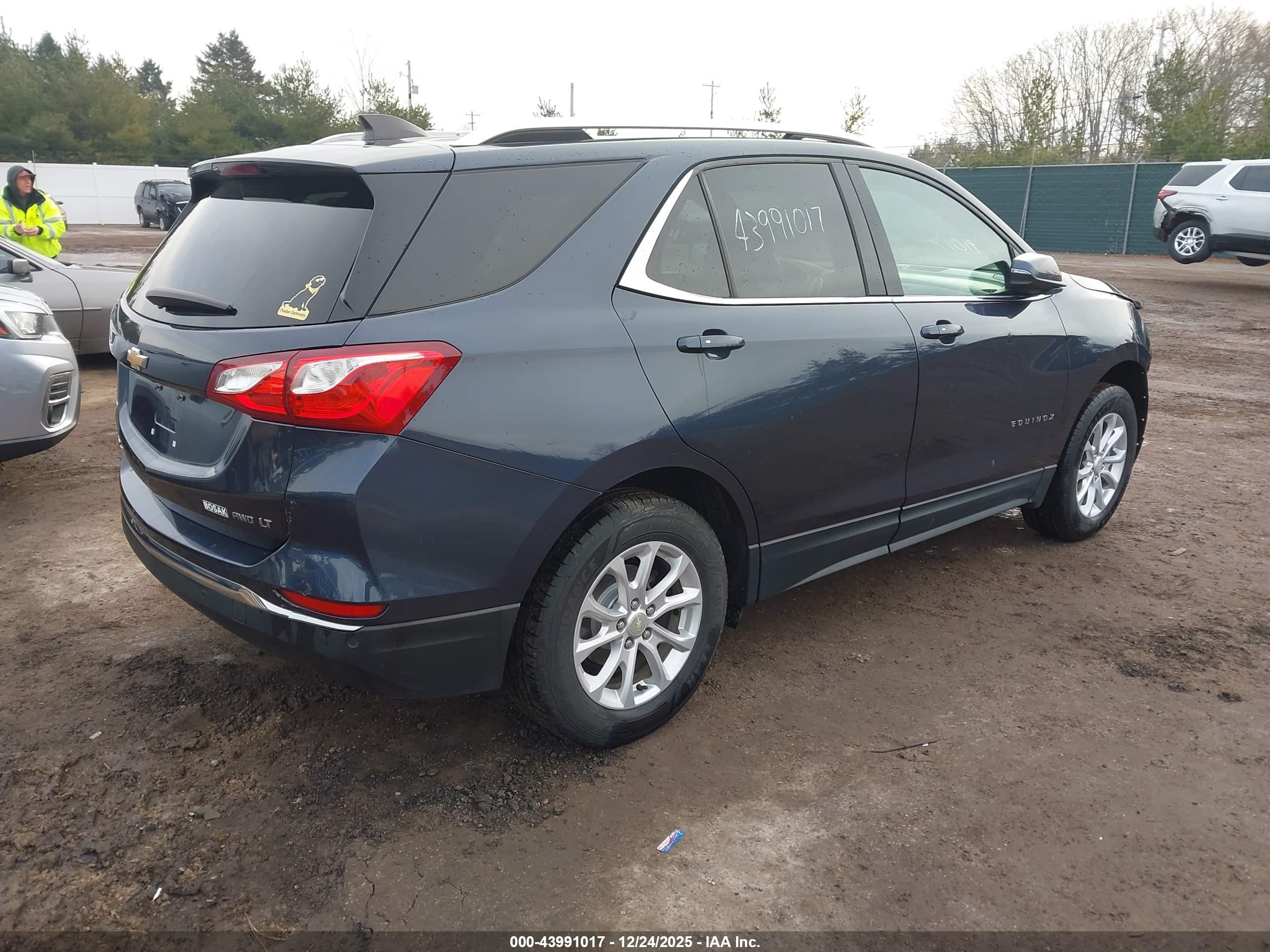 CHEVROLET EQUINOX image 4