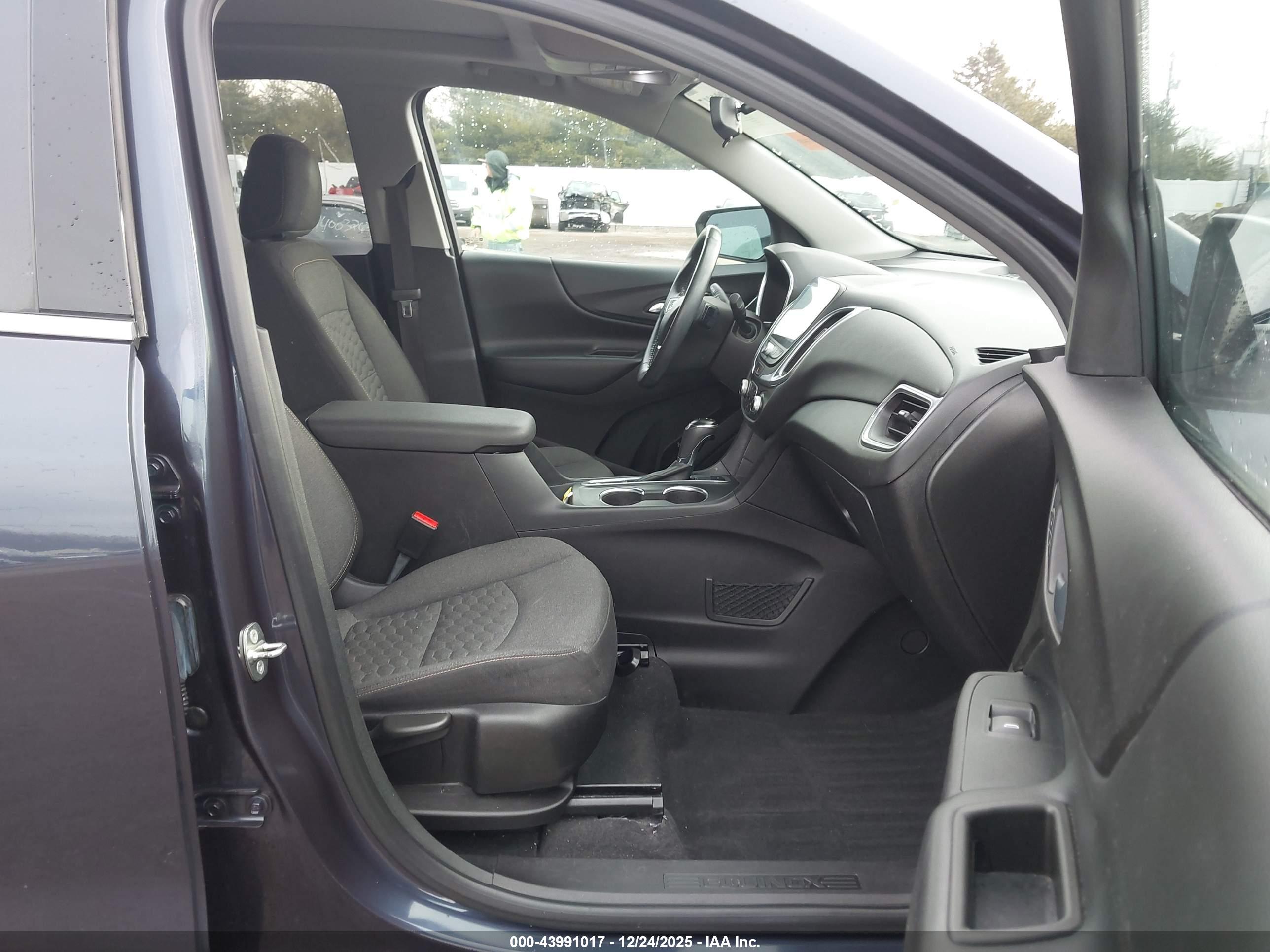 CHEVROLET EQUINOX image 5