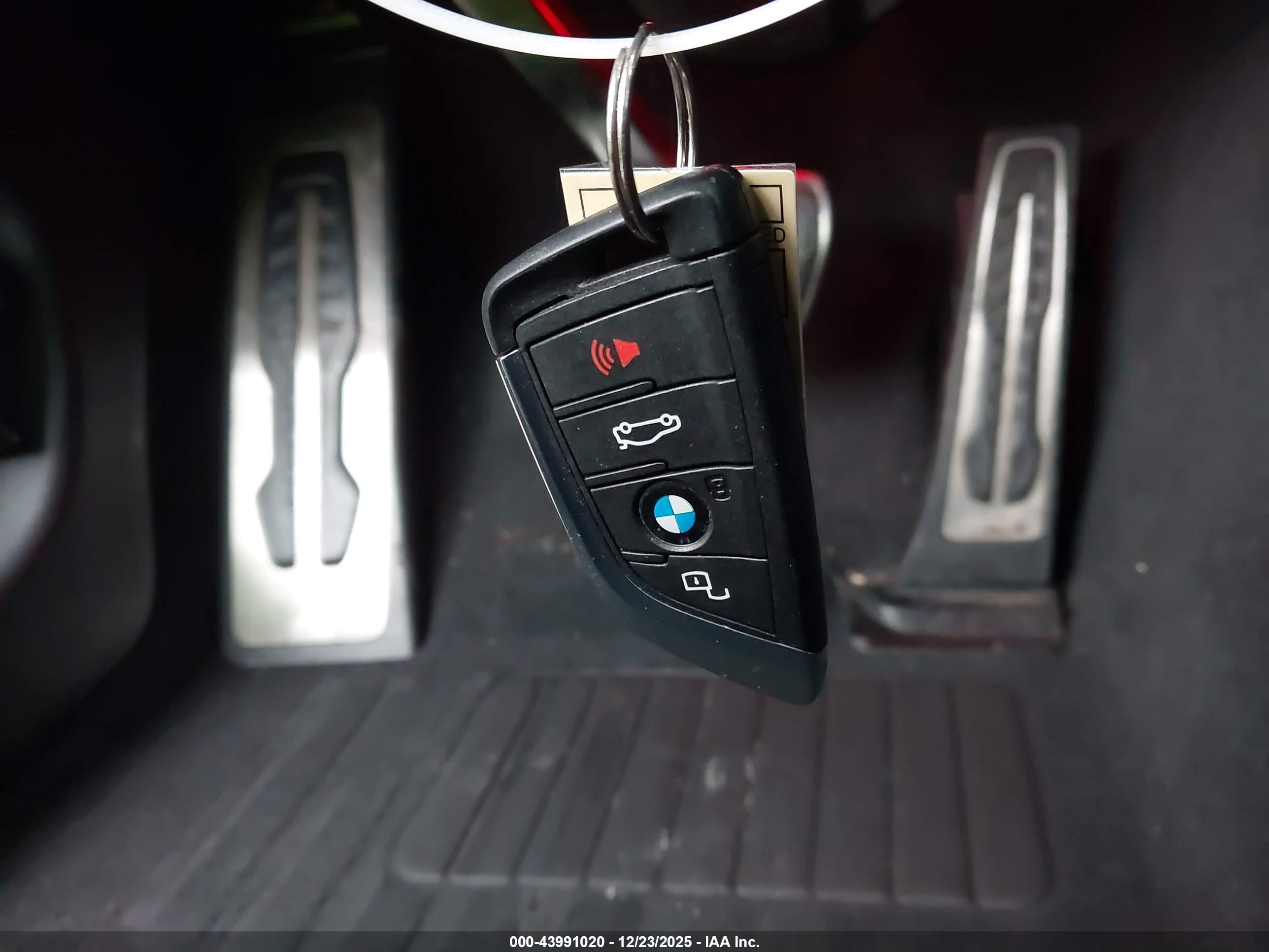 BMW 3 image 11