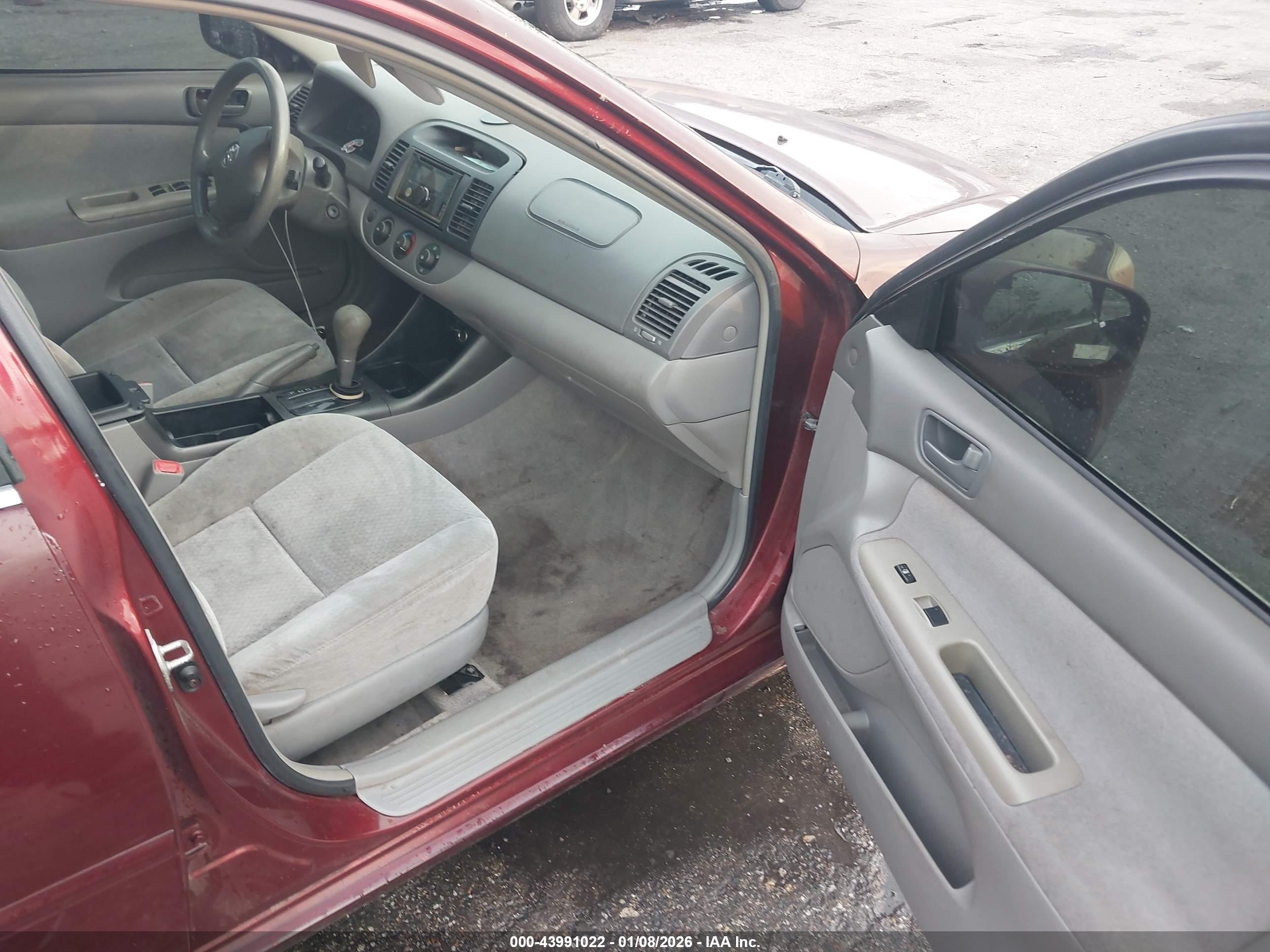 TOYOTA CAMRY image 5