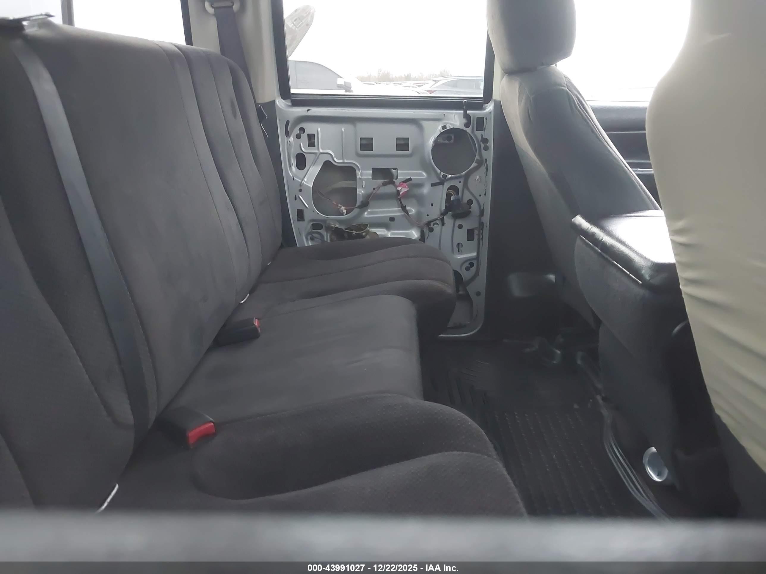 DODGE RAM image 8