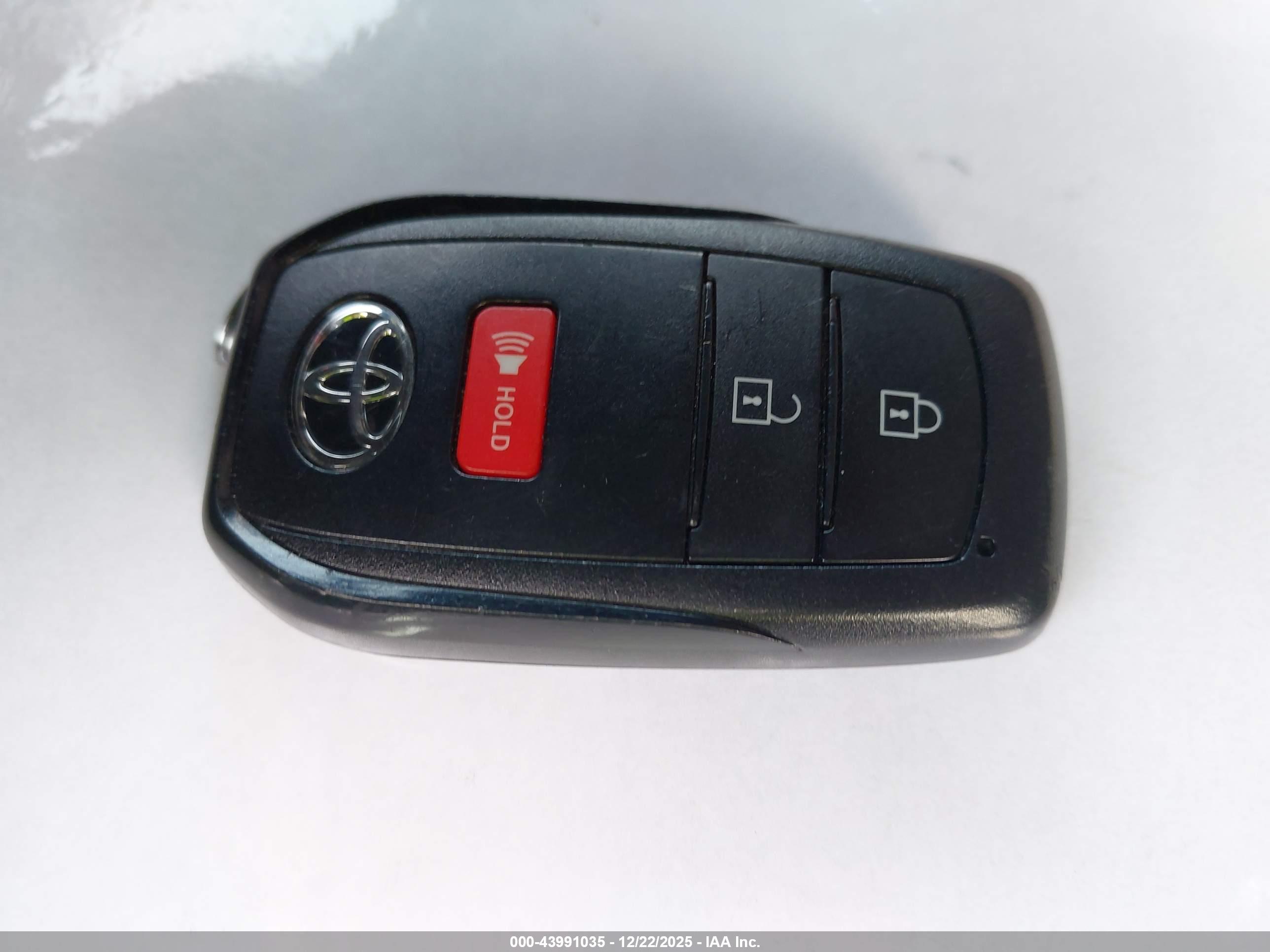 TOYOTA TACOMA image 11