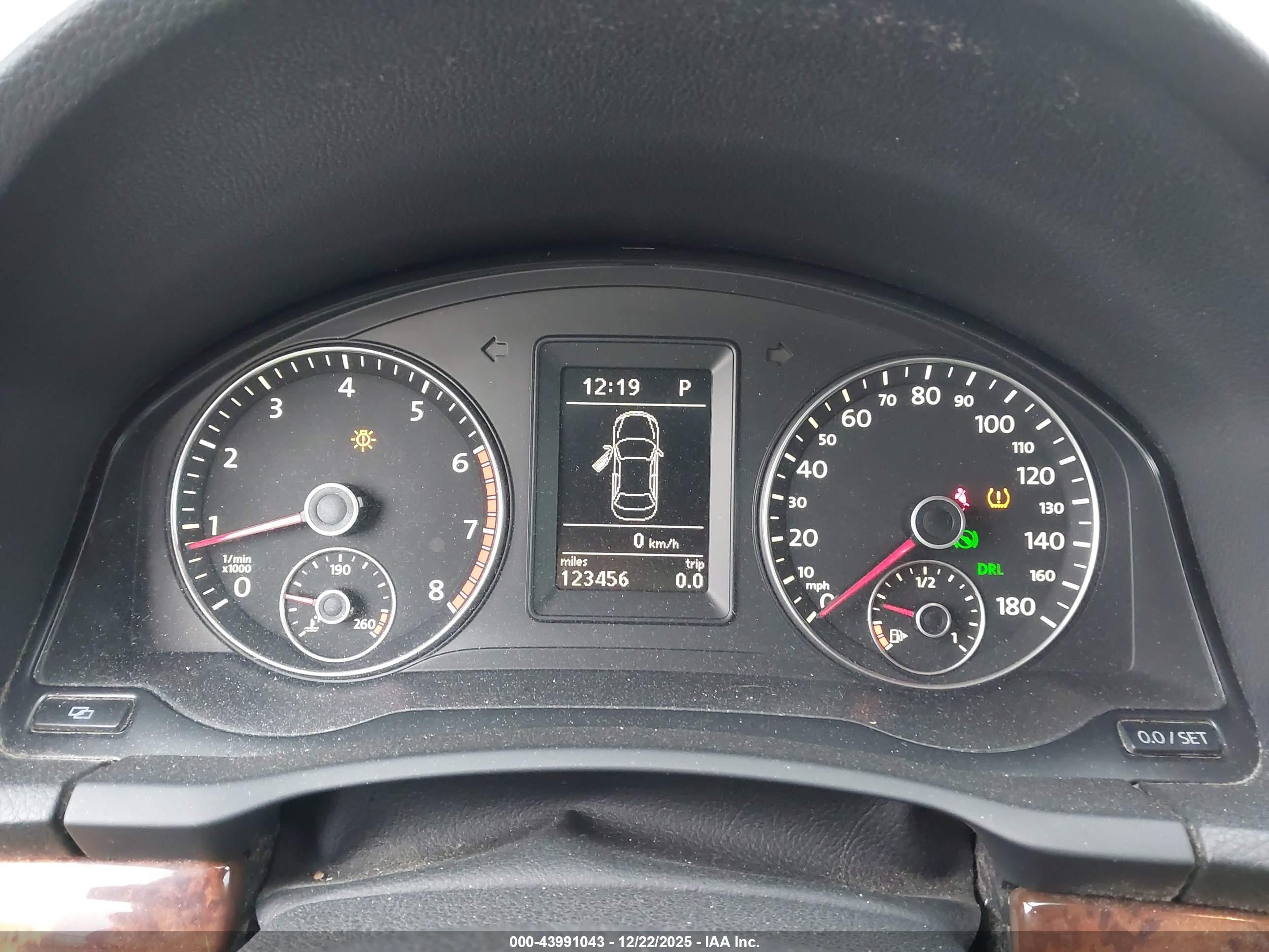 VOLKSWAGEN EOS image 7