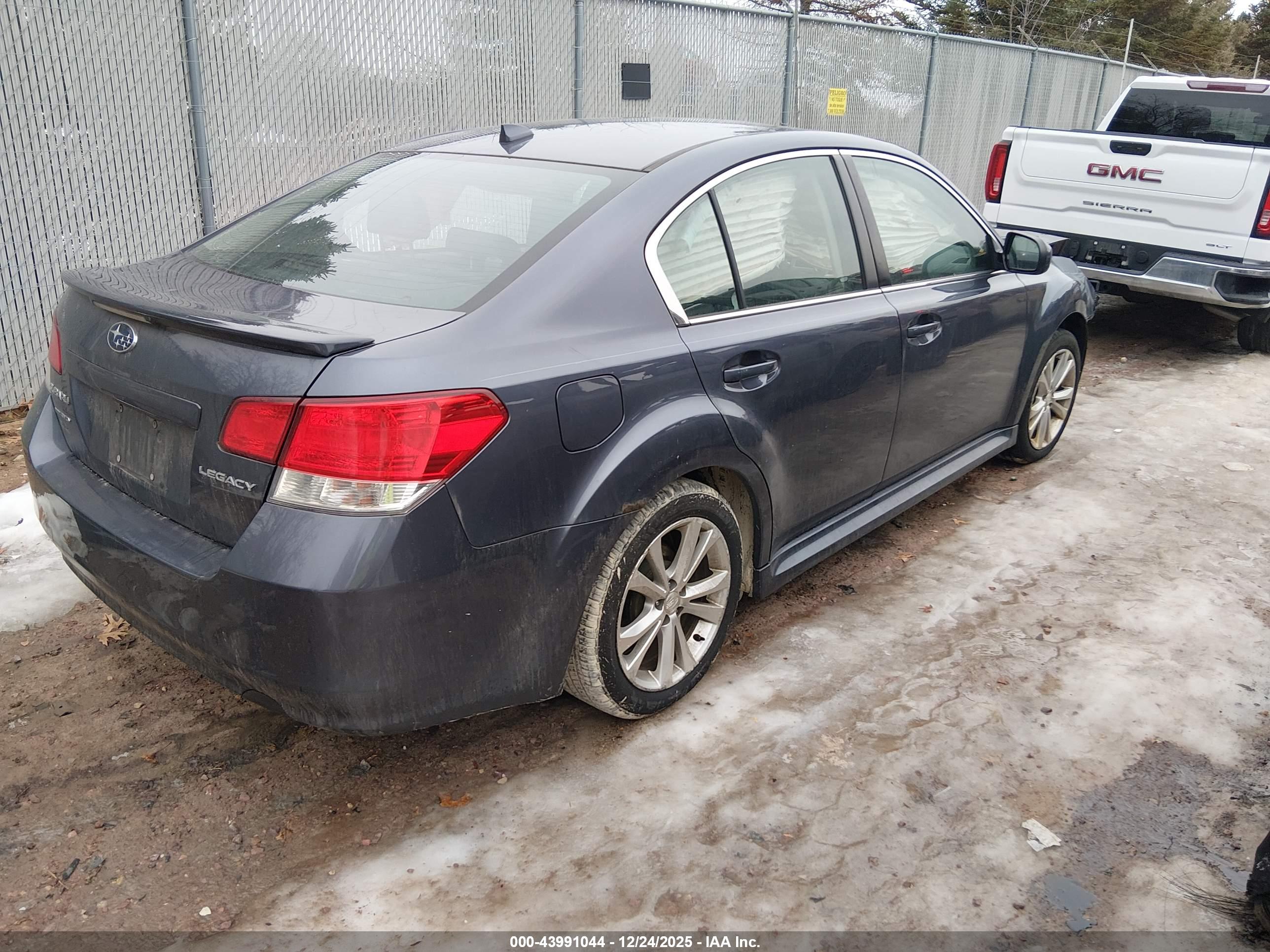 SUBARU LEGACY image 4