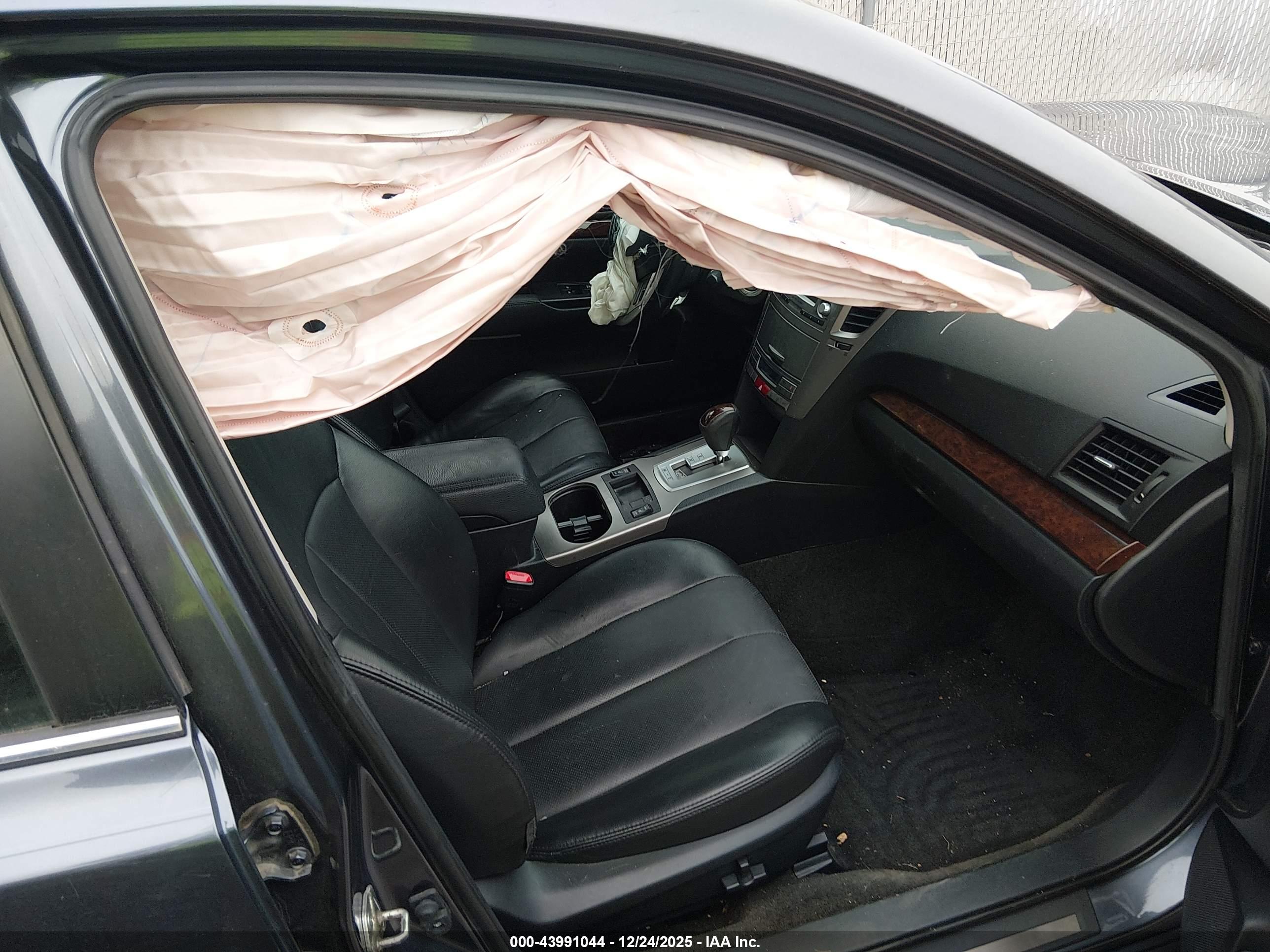SUBARU LEGACY image 5