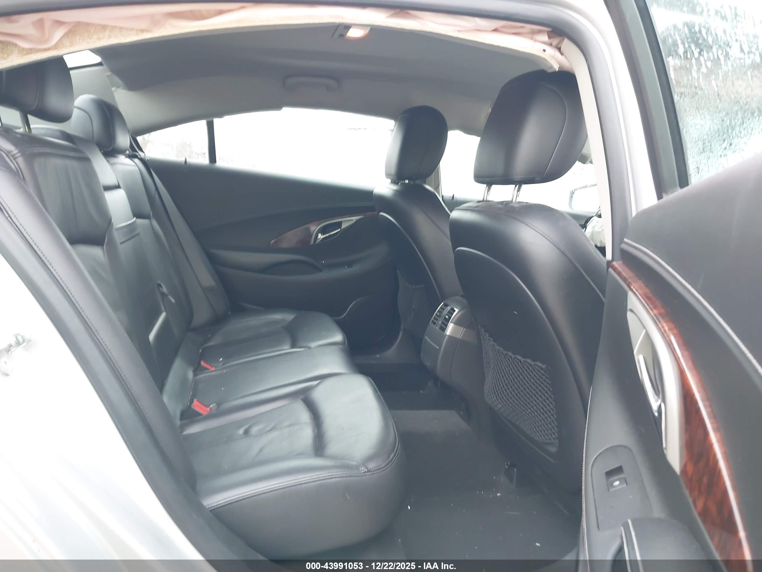 BUICK LACROSSE image 8