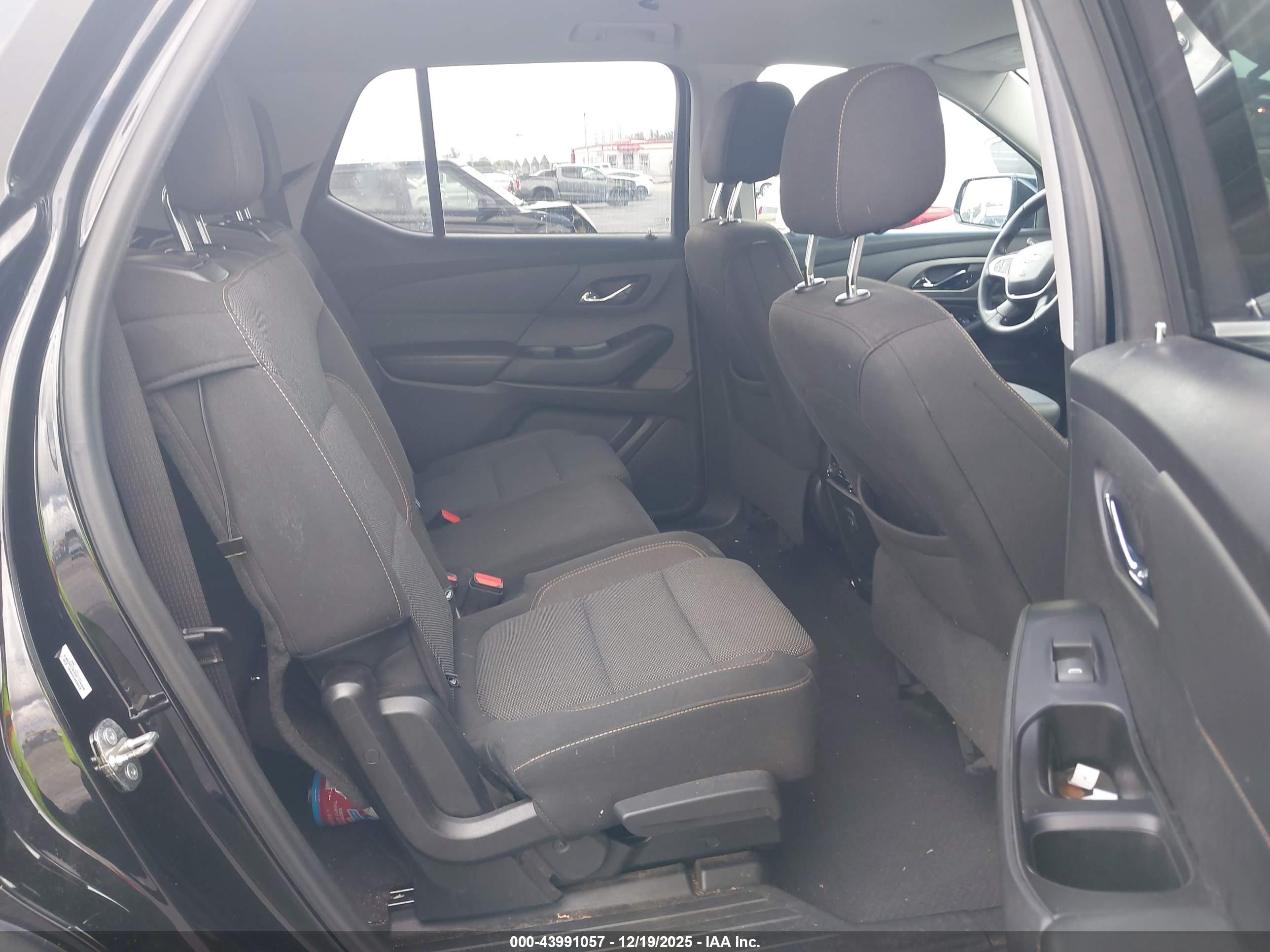 CHEVROLET TRAVERSE image 8
