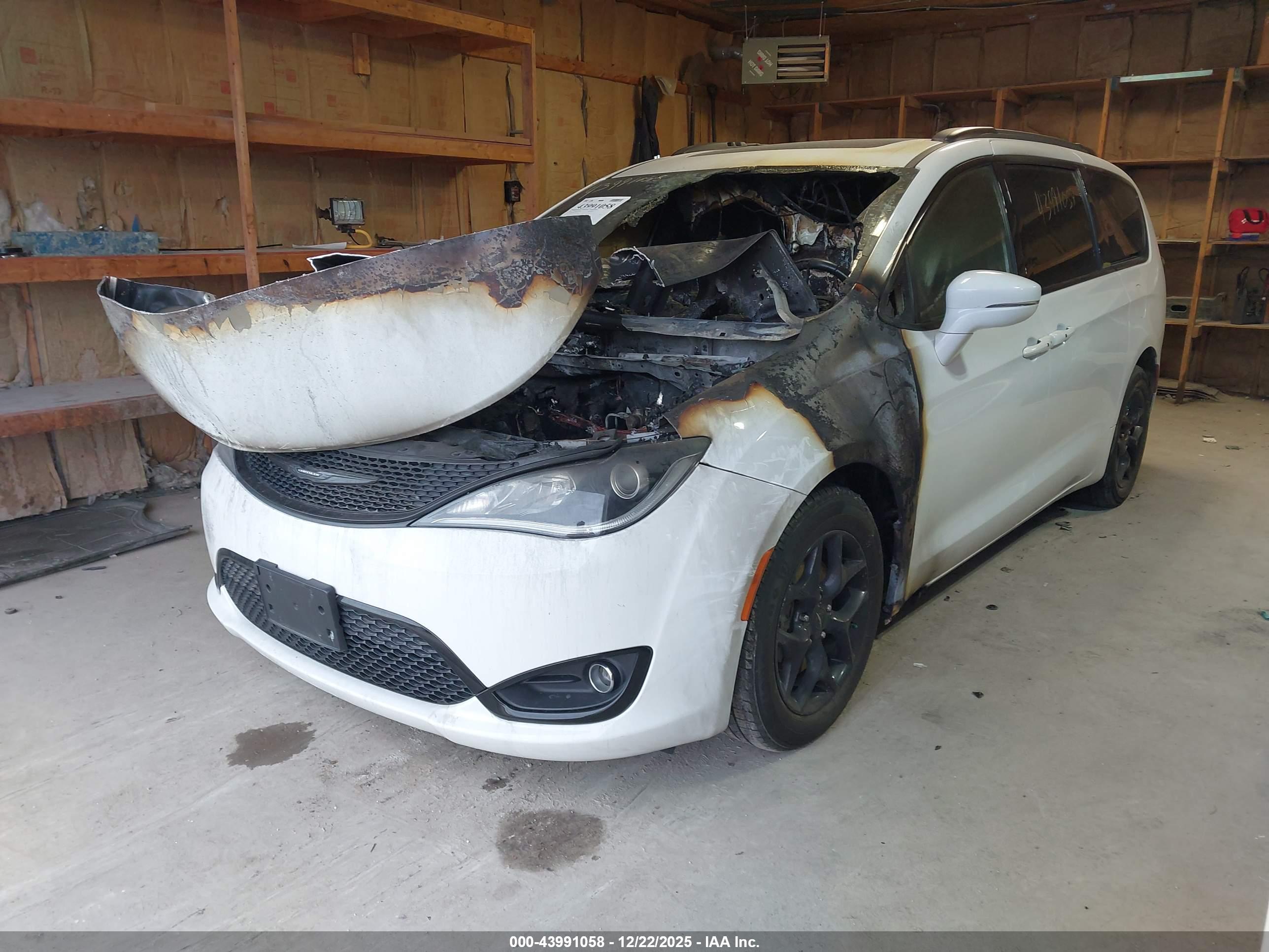CHRYSLER PACIFICA image 2