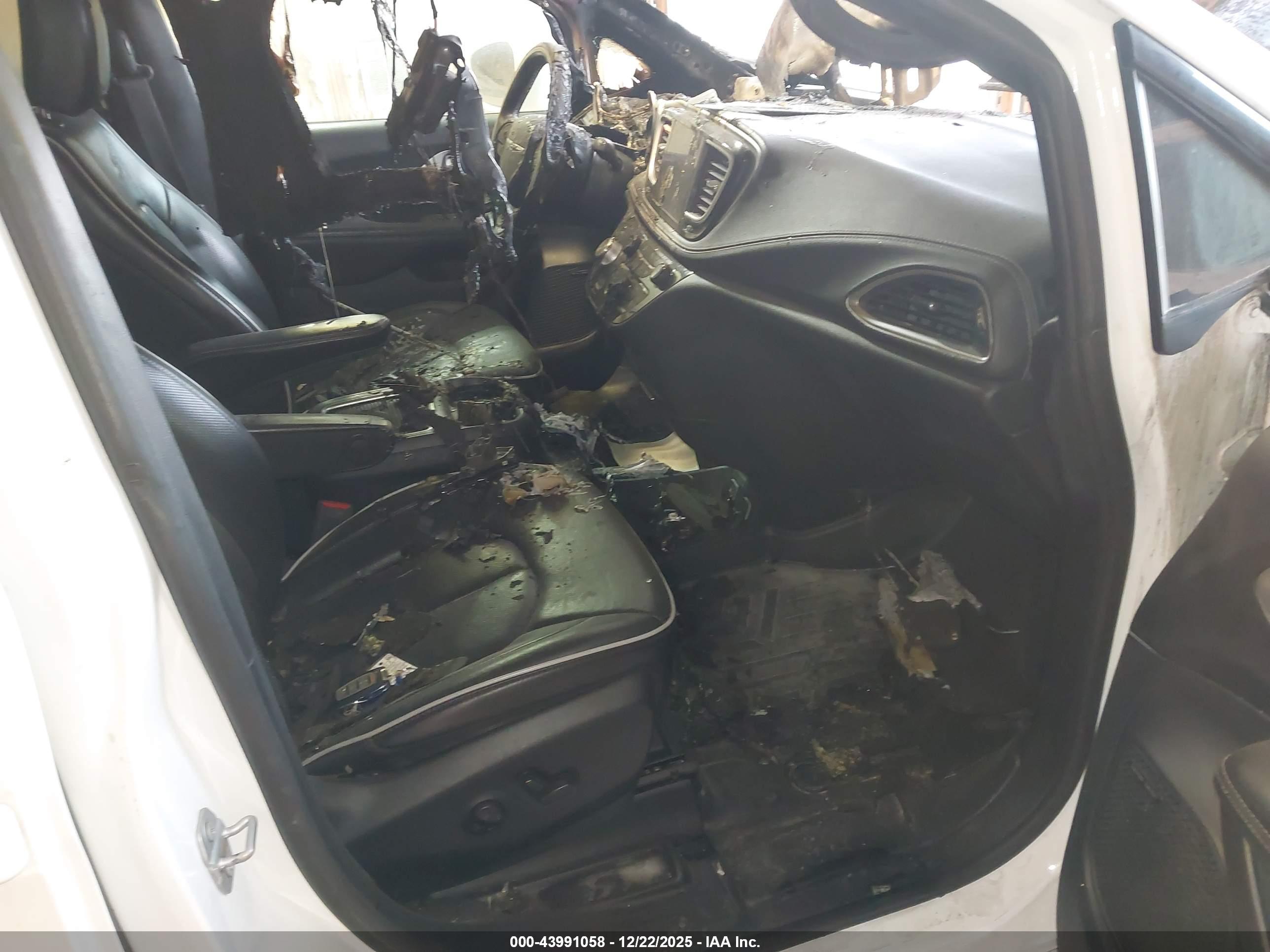 CHRYSLER PACIFICA image 5