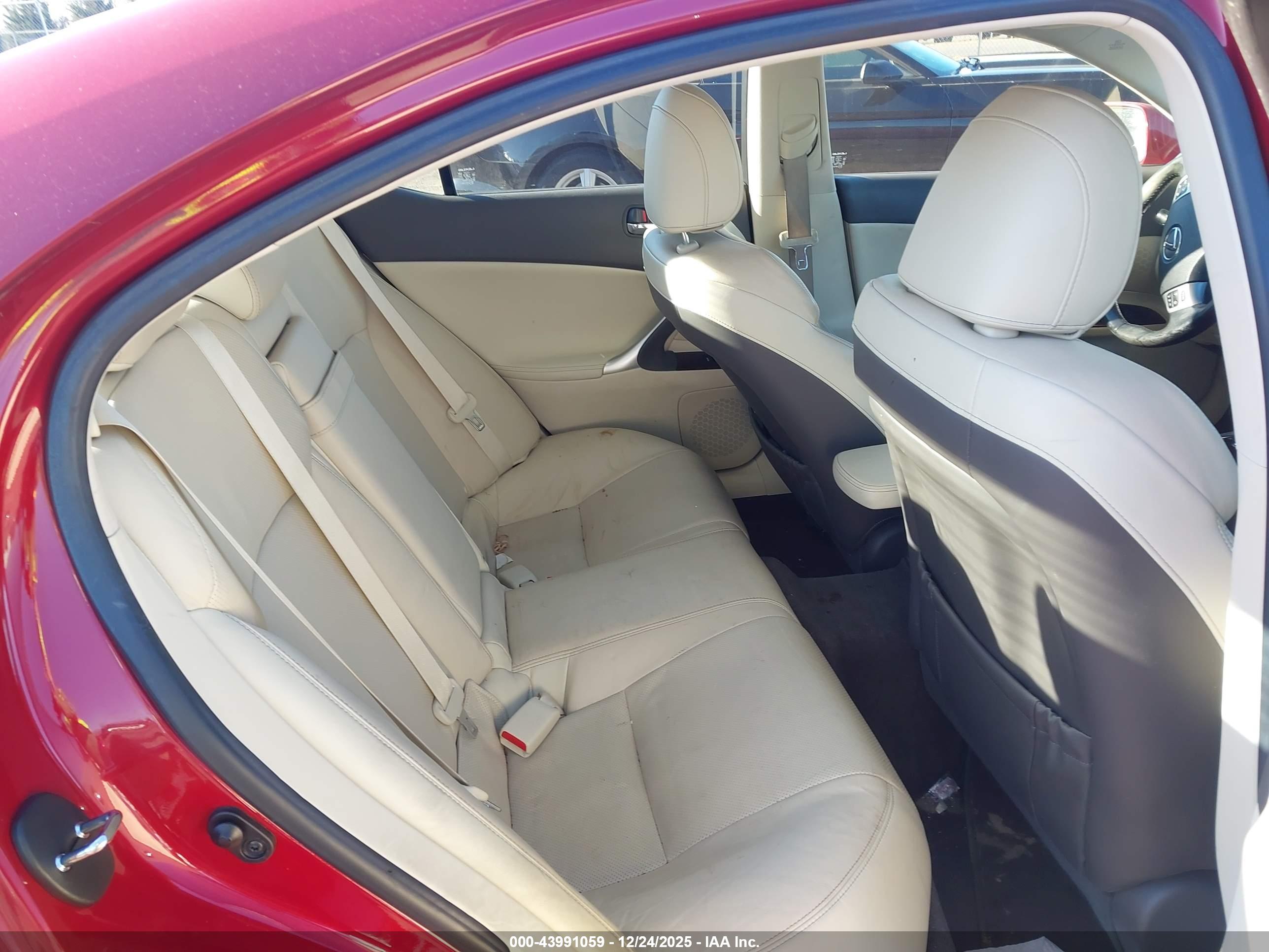 LEXUS IS image 8