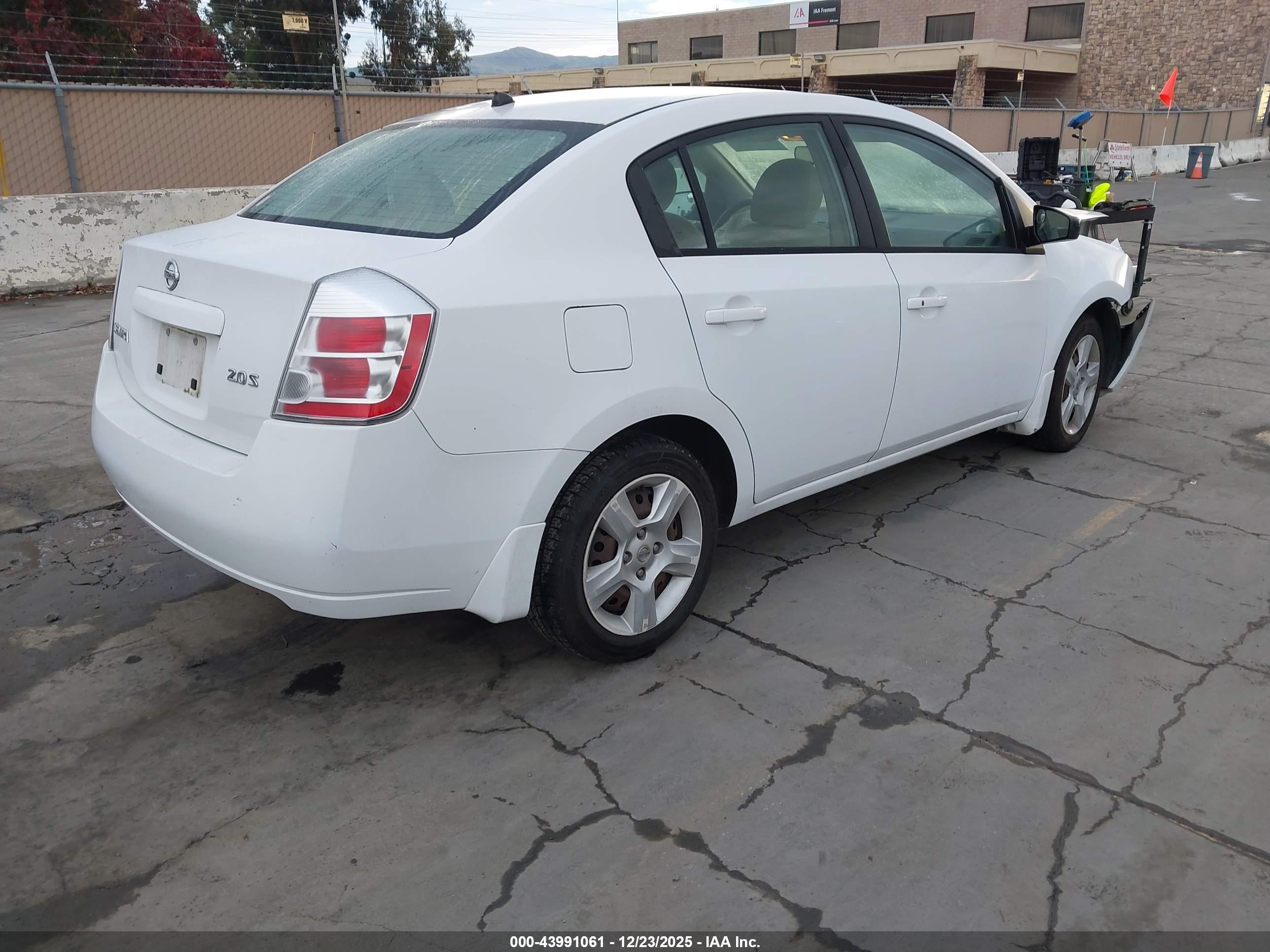 NISSAN SENTRA image 4