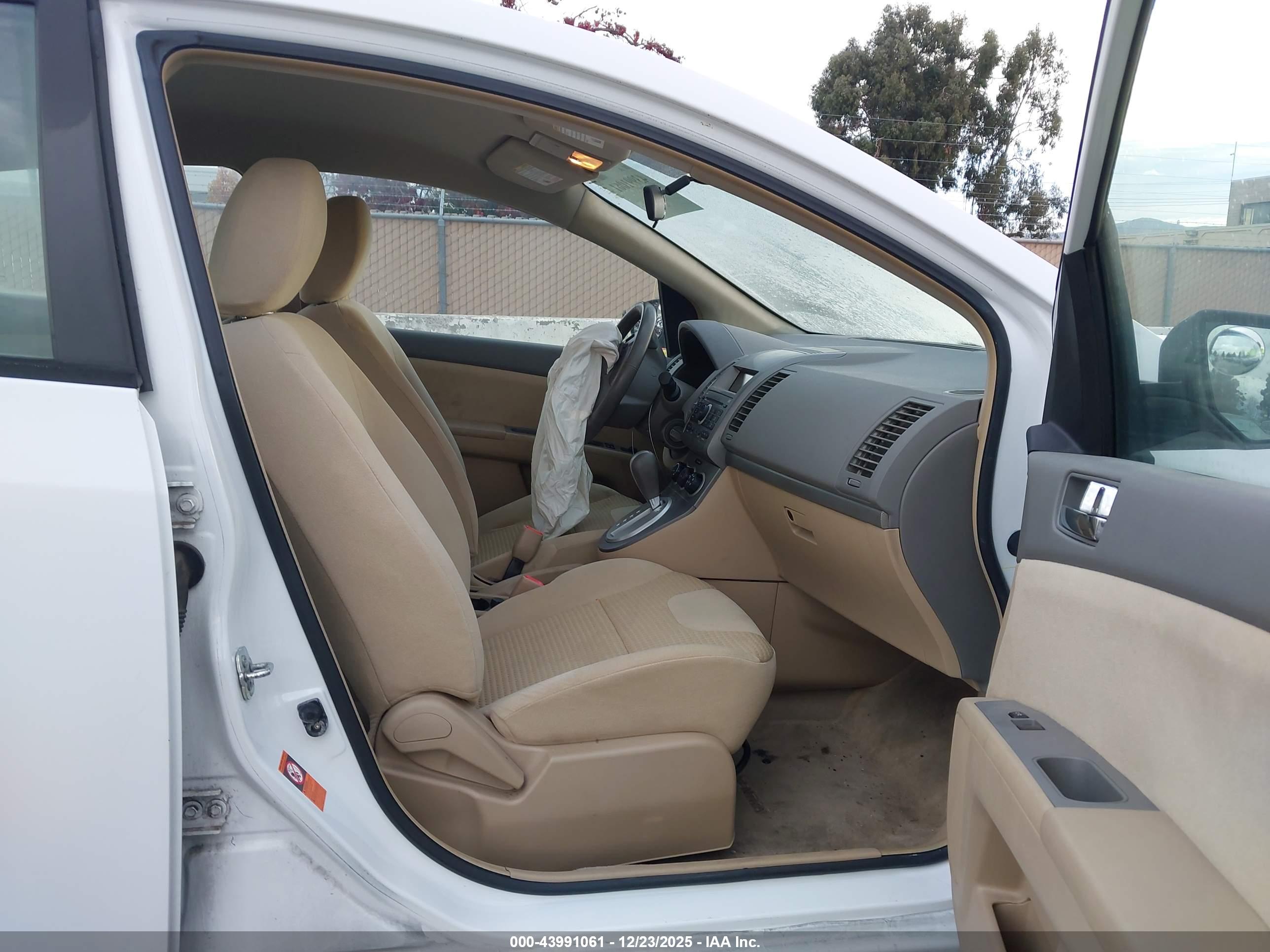 NISSAN SENTRA image 5